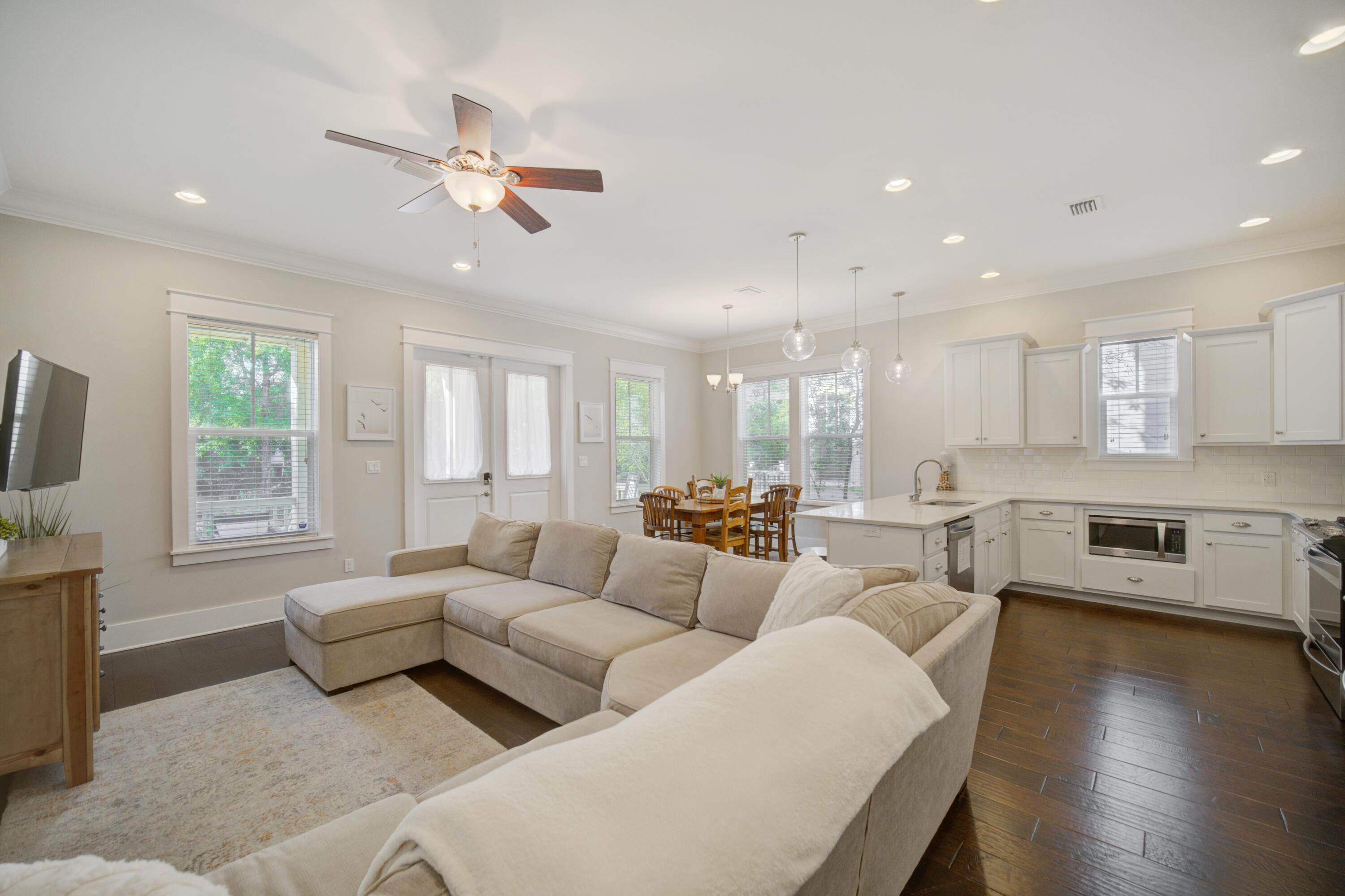 FOREST LAKES - Residential