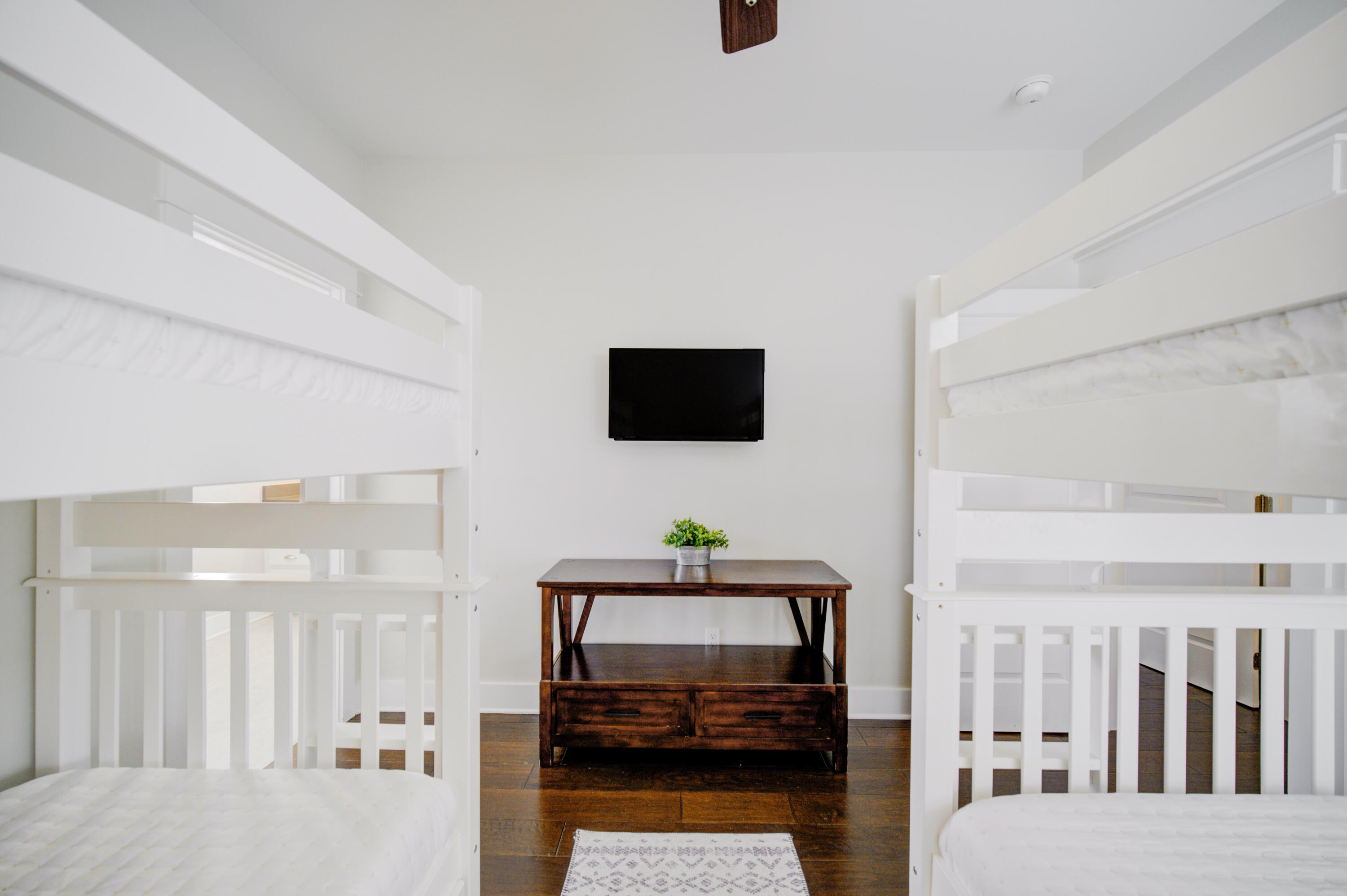 FOREST LAKES - Residential