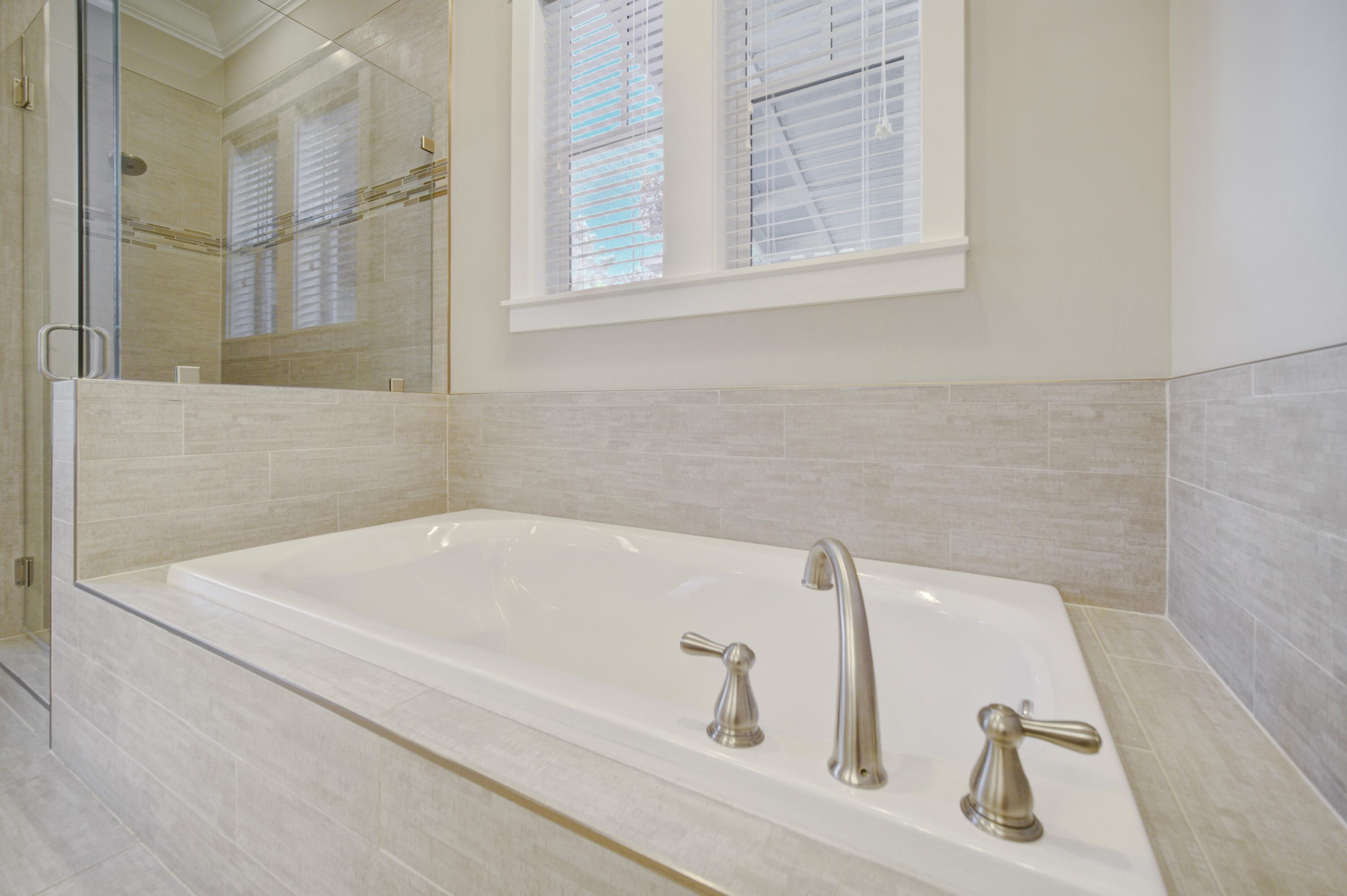 FOREST LAKES - Residential