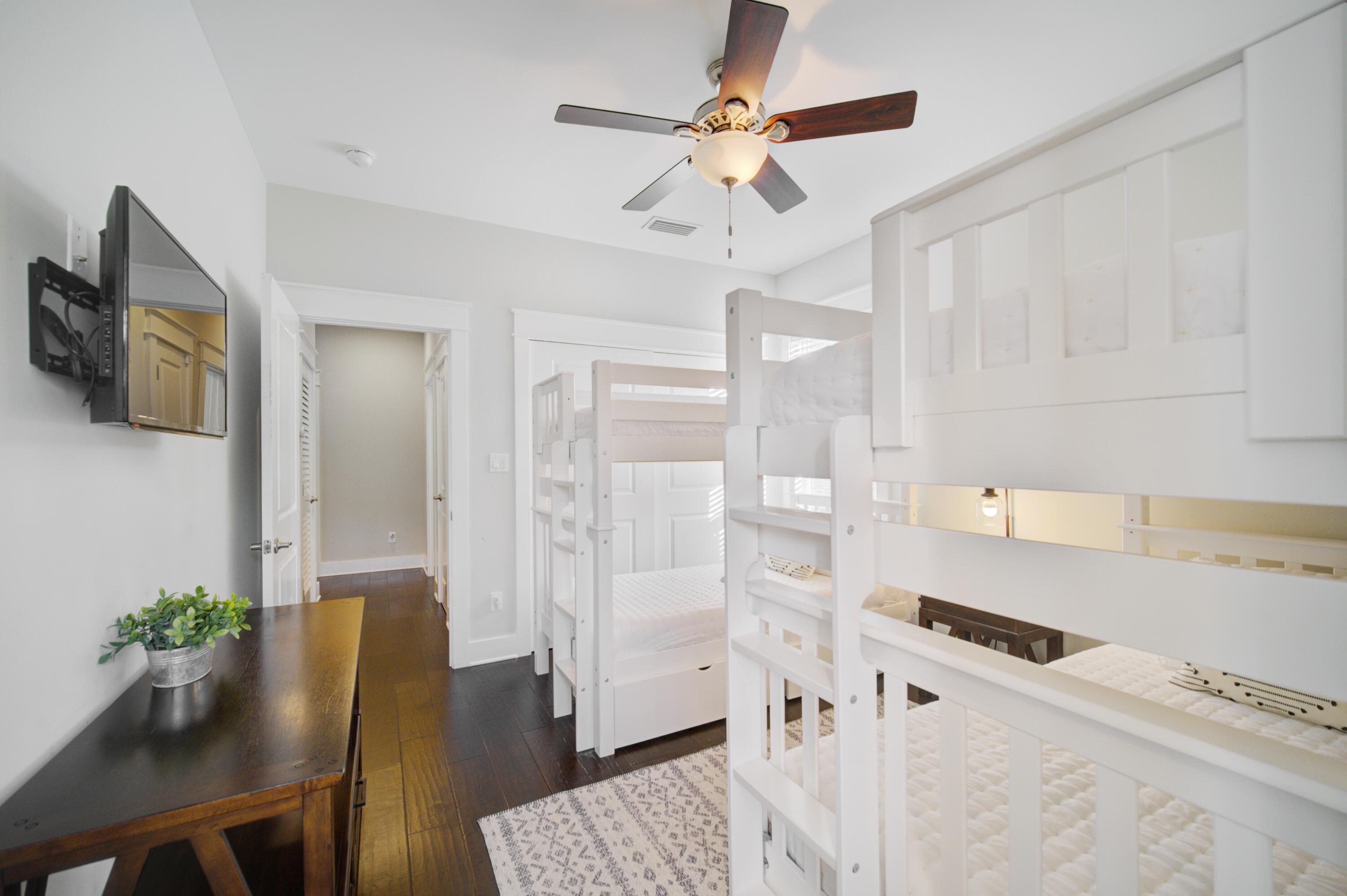 FOREST LAKES - Residential