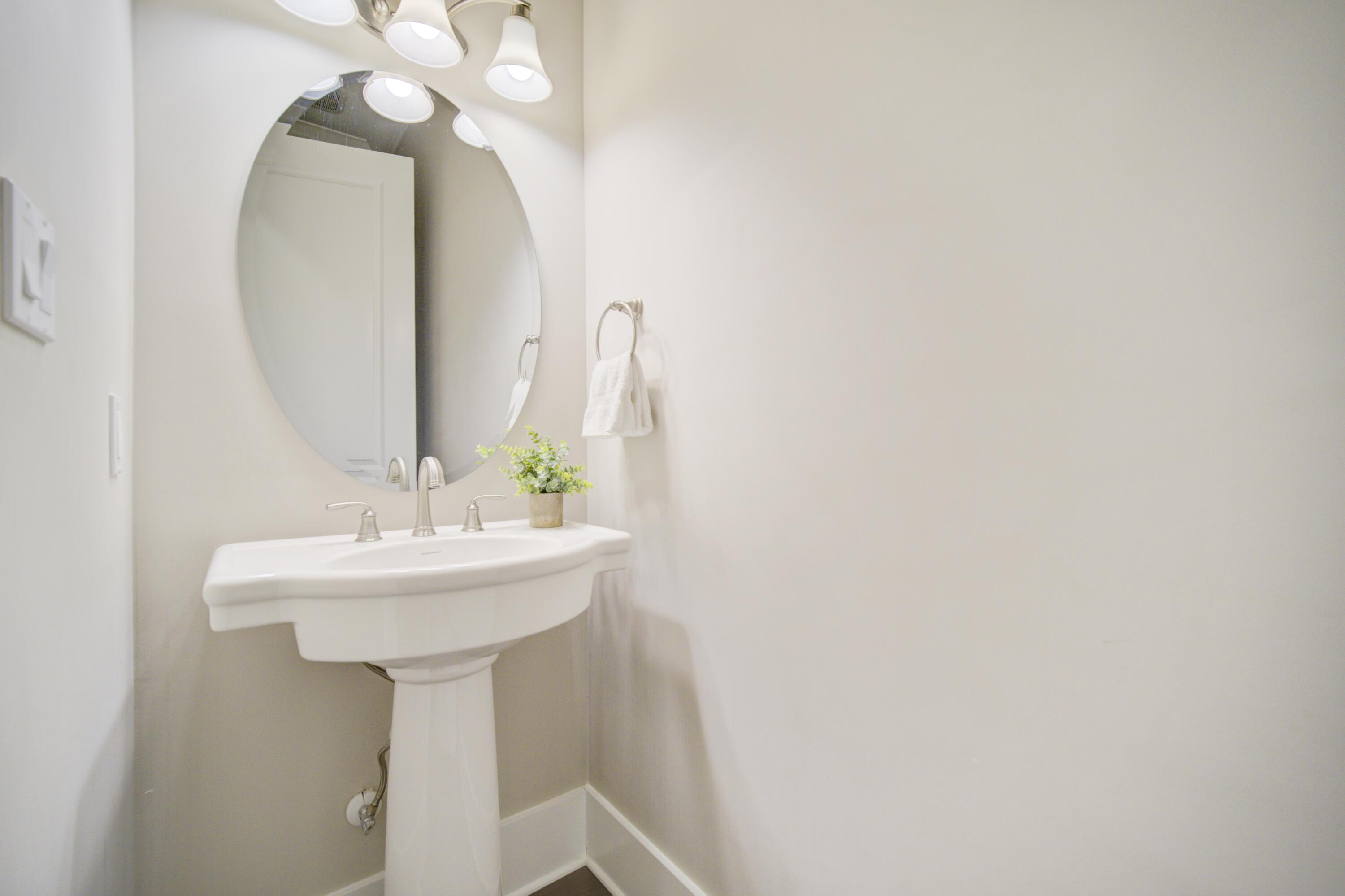 FOREST LAKES - Residential