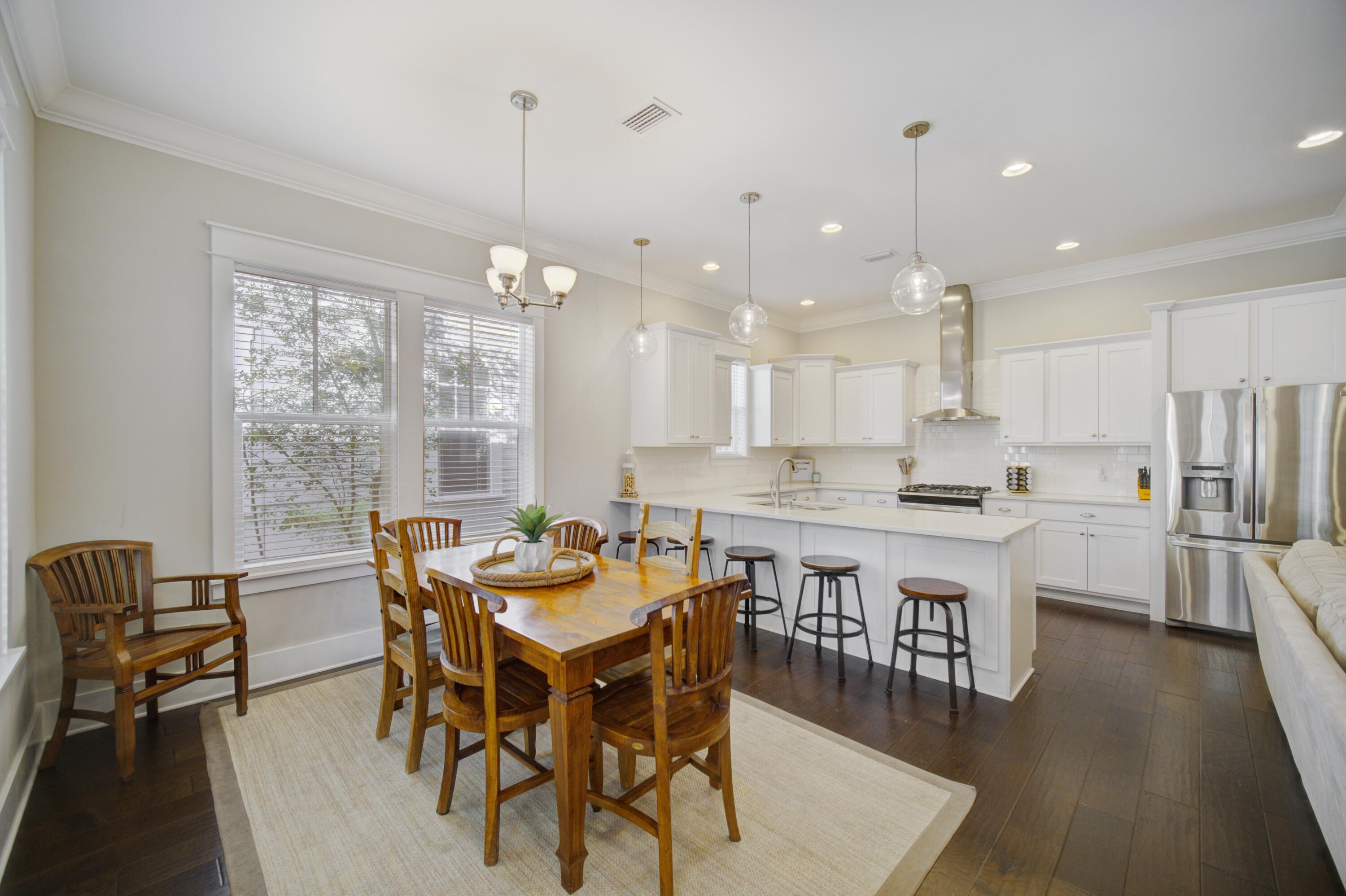 FOREST LAKES - Residential