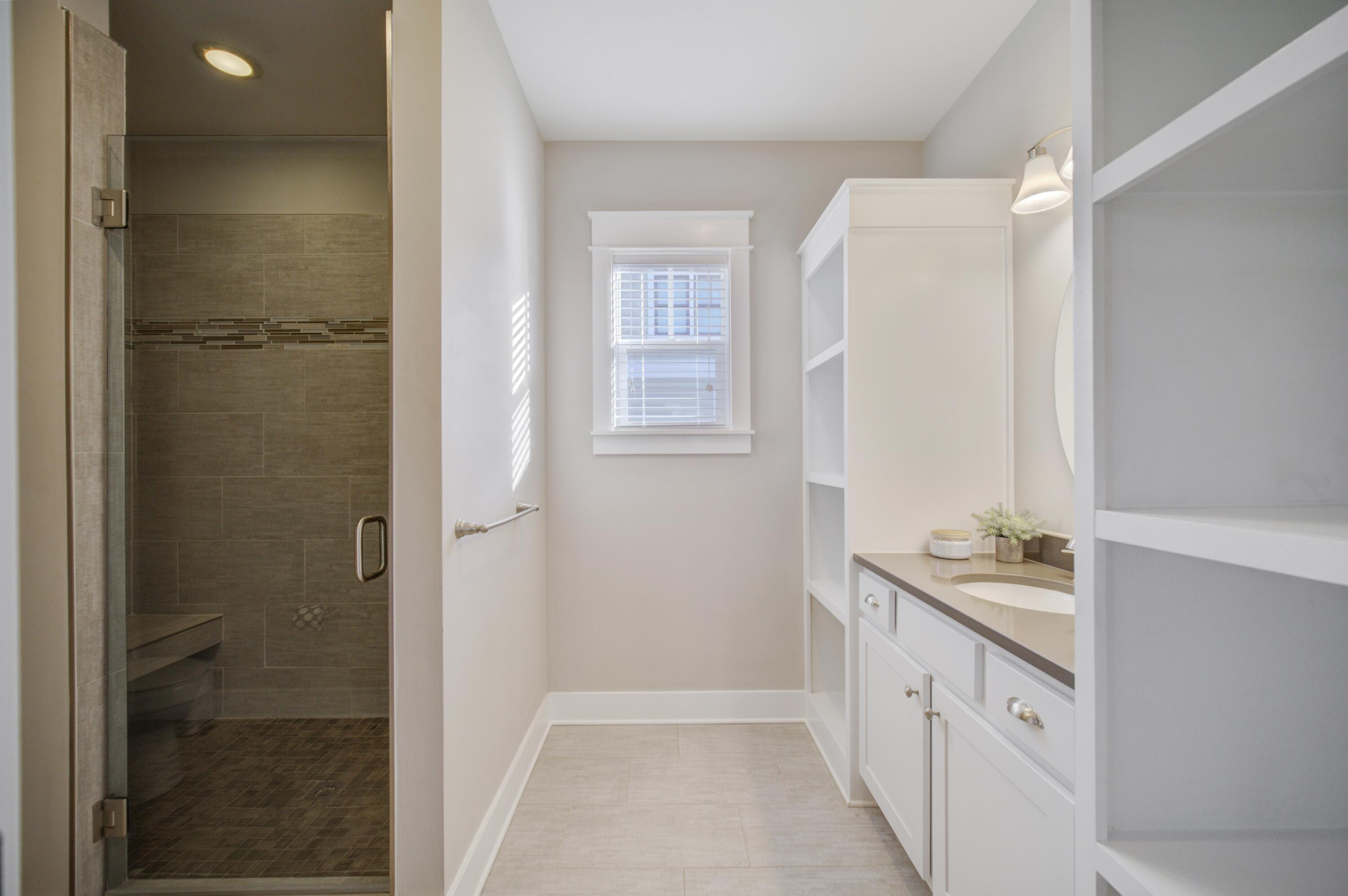 FOREST LAKES - Residential