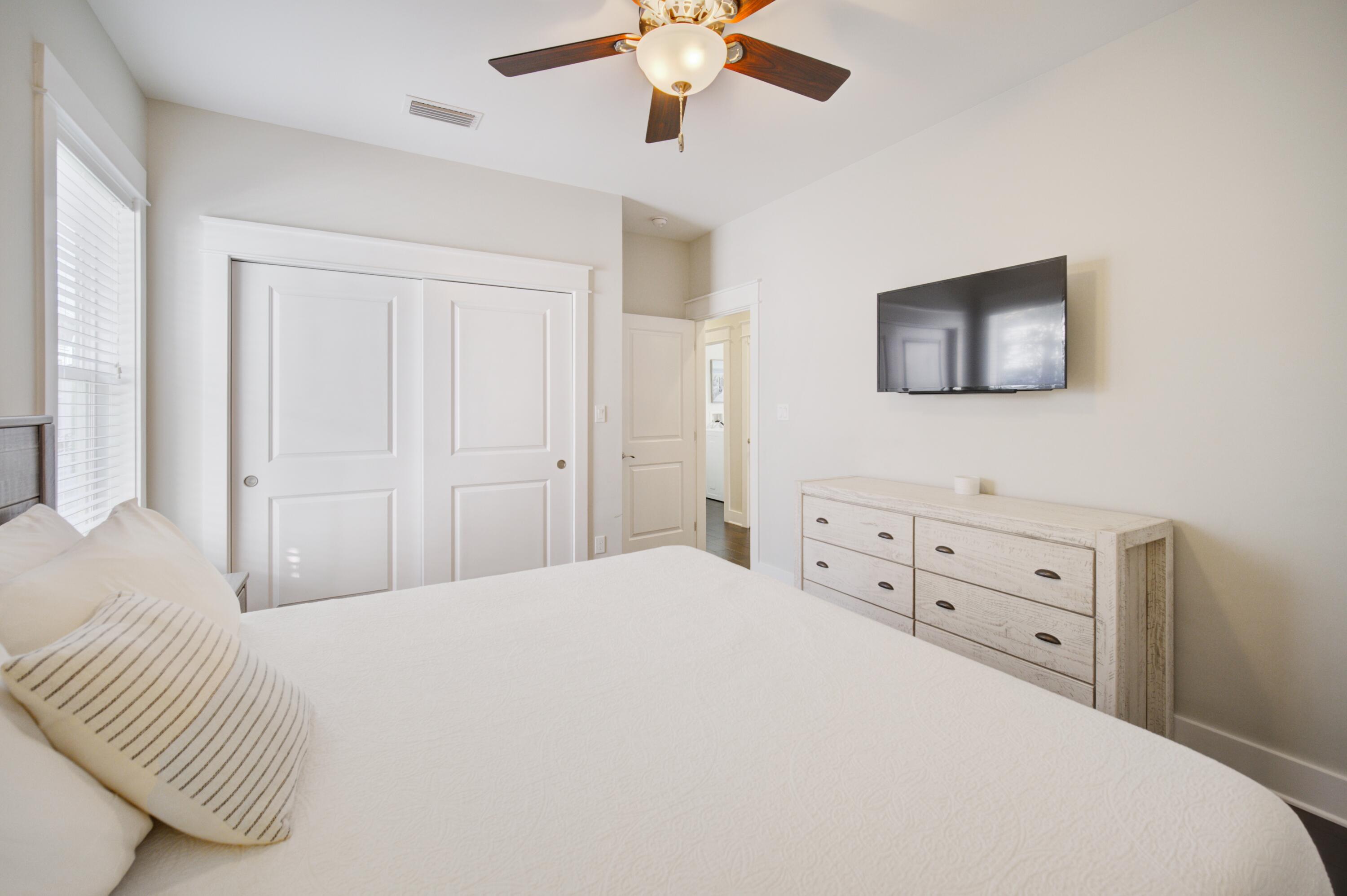 FOREST LAKES - Residential