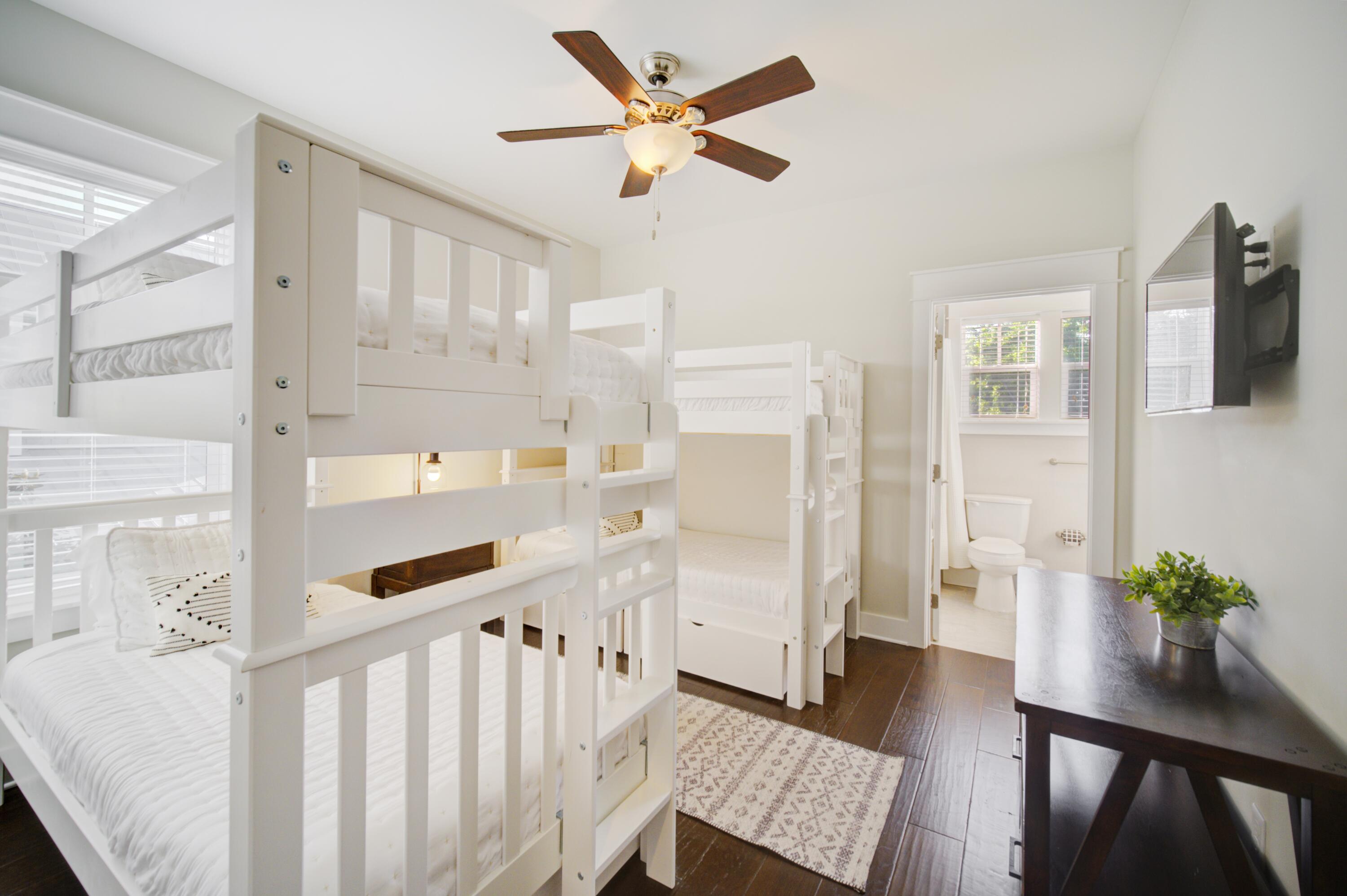 FOREST LAKES - Residential