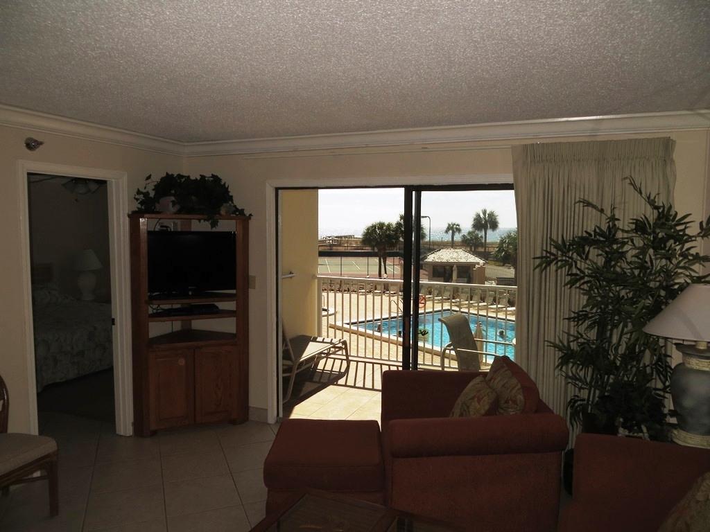 ISLANDER CONDO Ph I - Residential