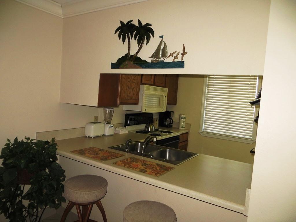 ISLANDER CONDO Ph I - Residential