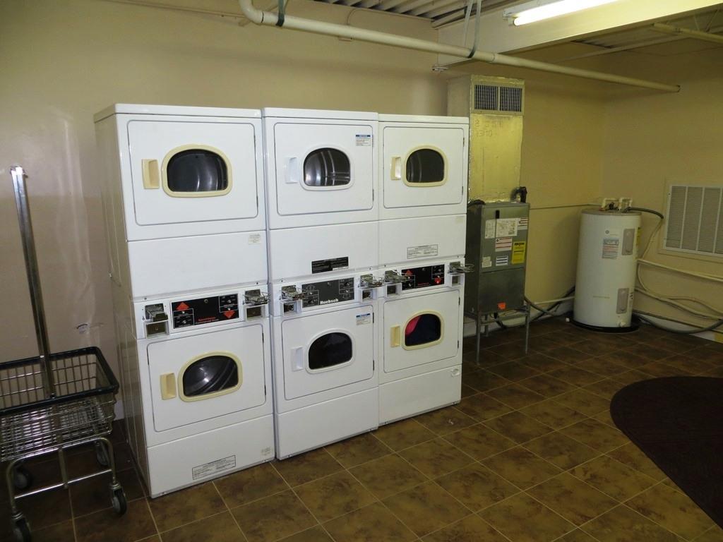 ISLANDER CONDO Ph I - Residential