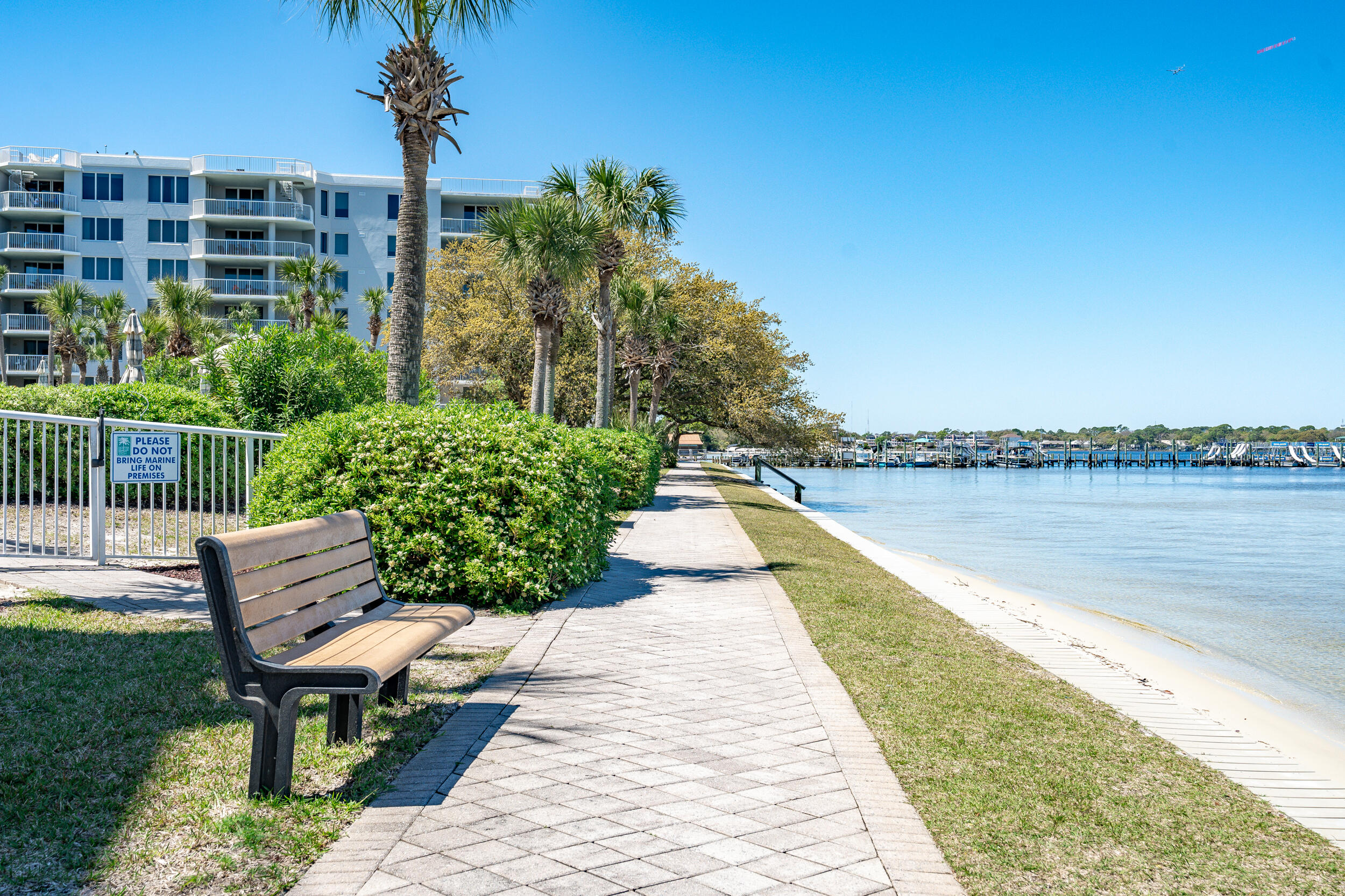 DESTIN WEST GULFSIDE VILLAS - Residential