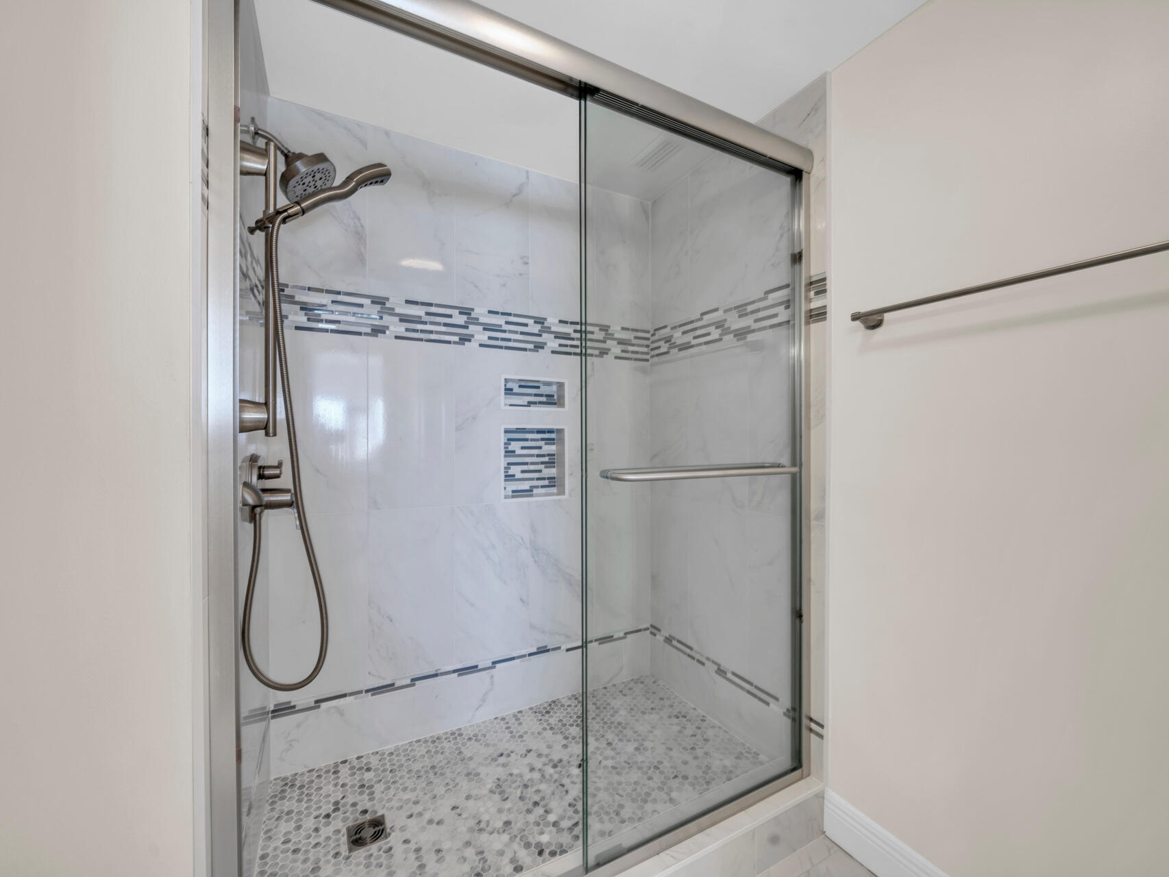 HOLIDAY ISLE TOWERS CONDO - Residential