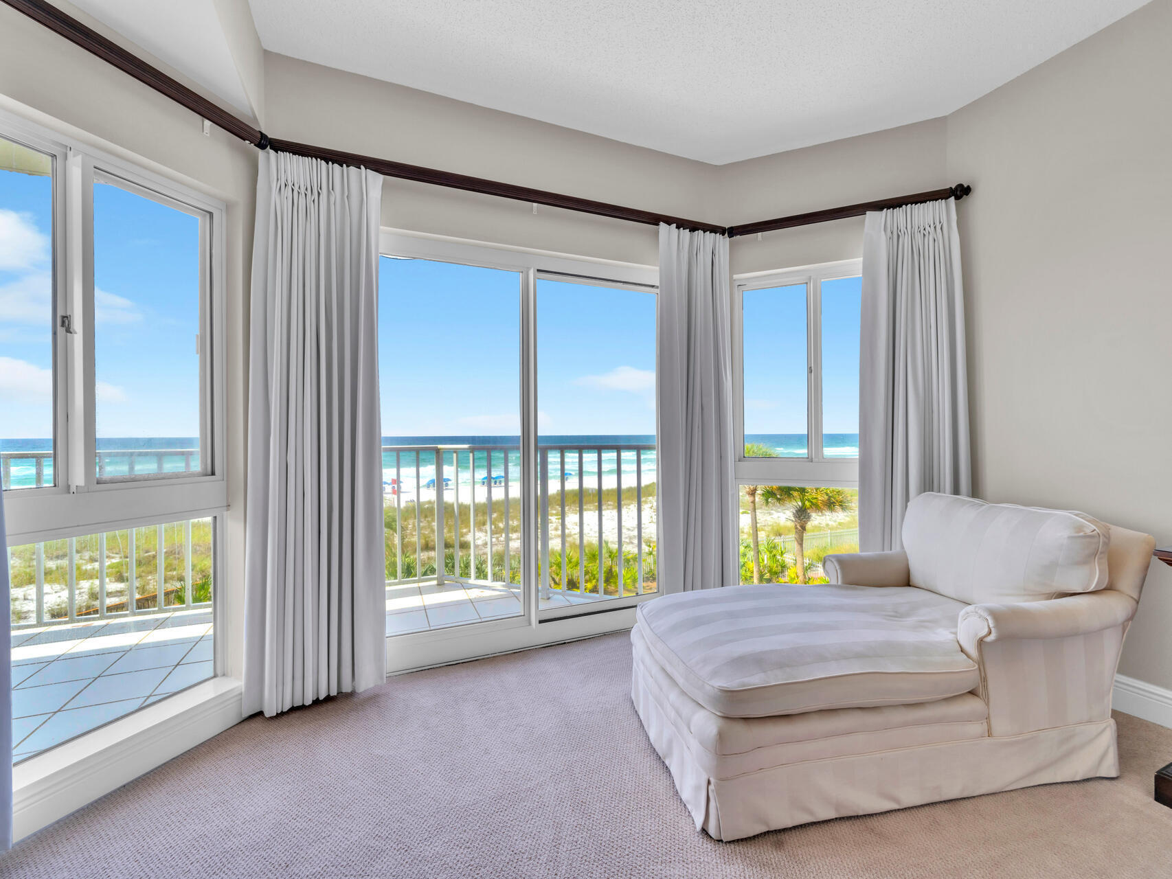 HOLIDAY ISLE TOWERS CONDO - Residential