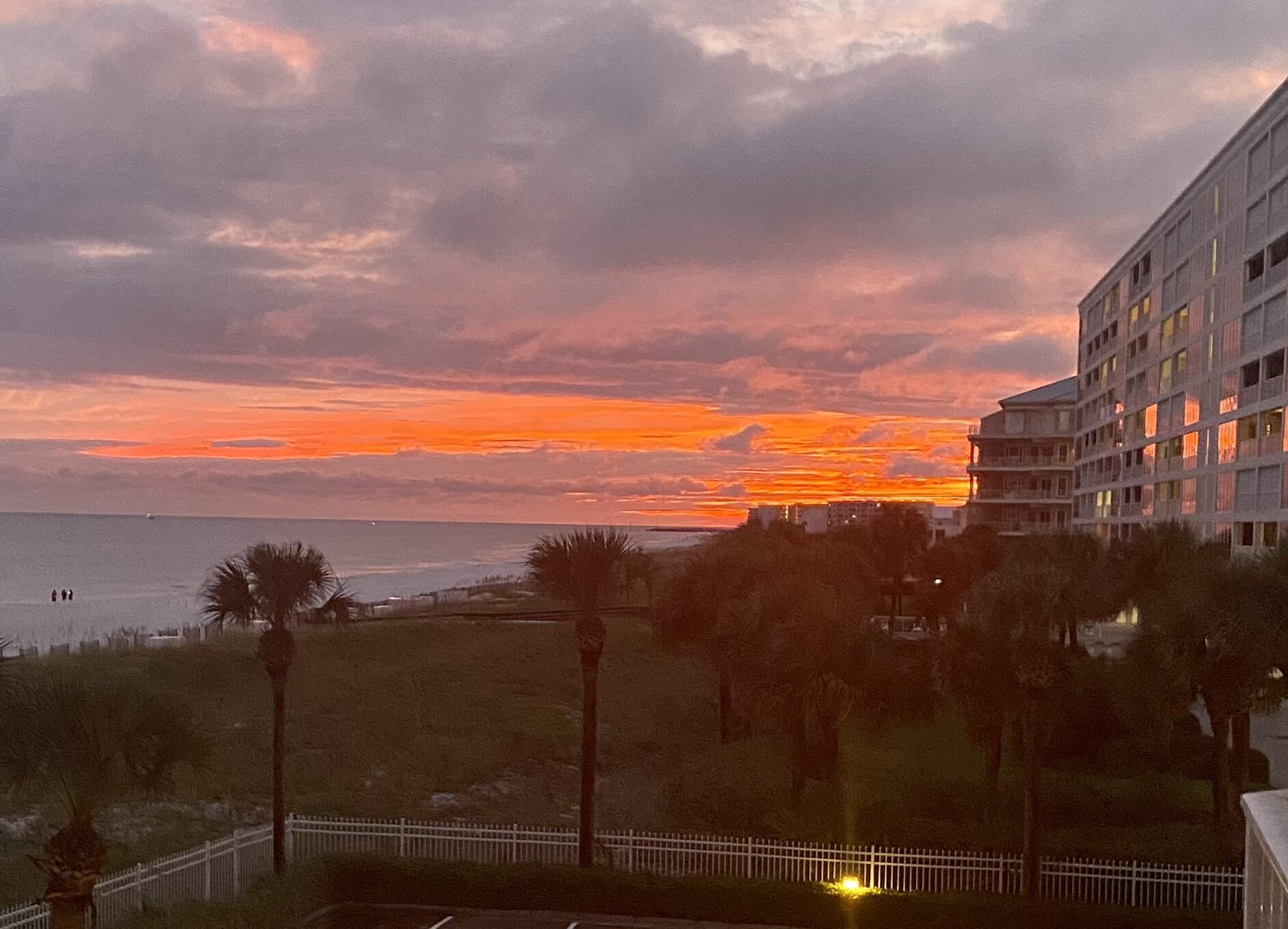 HOLIDAY ISLE TOWERS CONDO - Residential