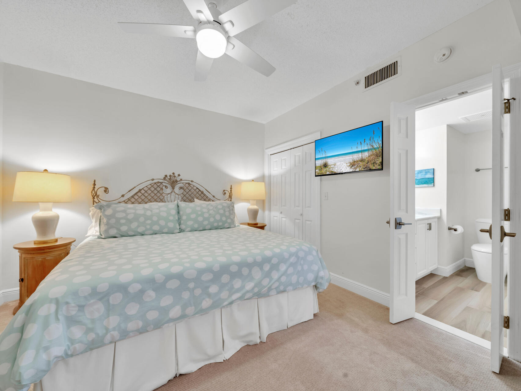 HOLIDAY ISLE TOWERS CONDO - Residential