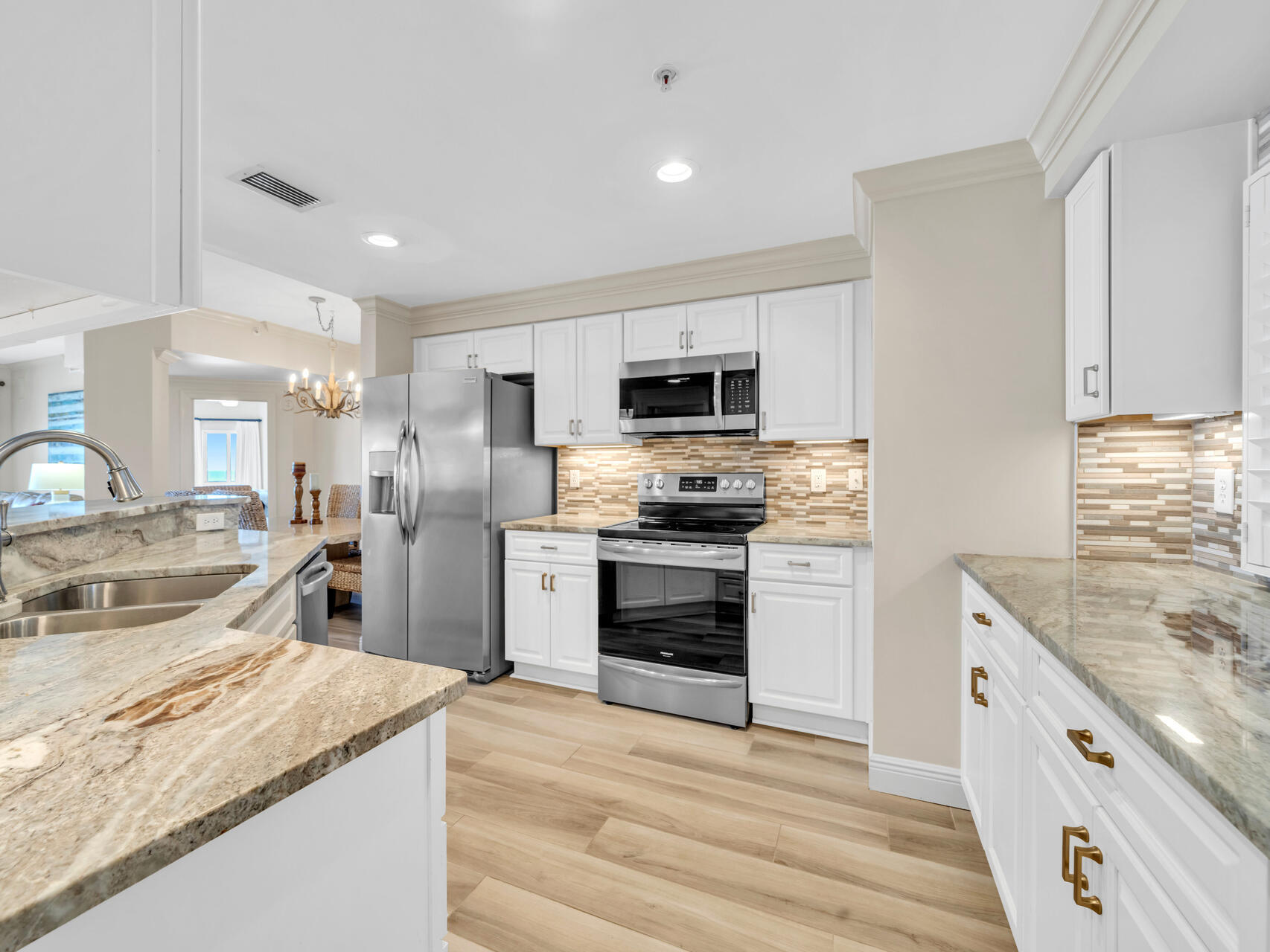 HOLIDAY ISLE TOWERS CONDO - Residential