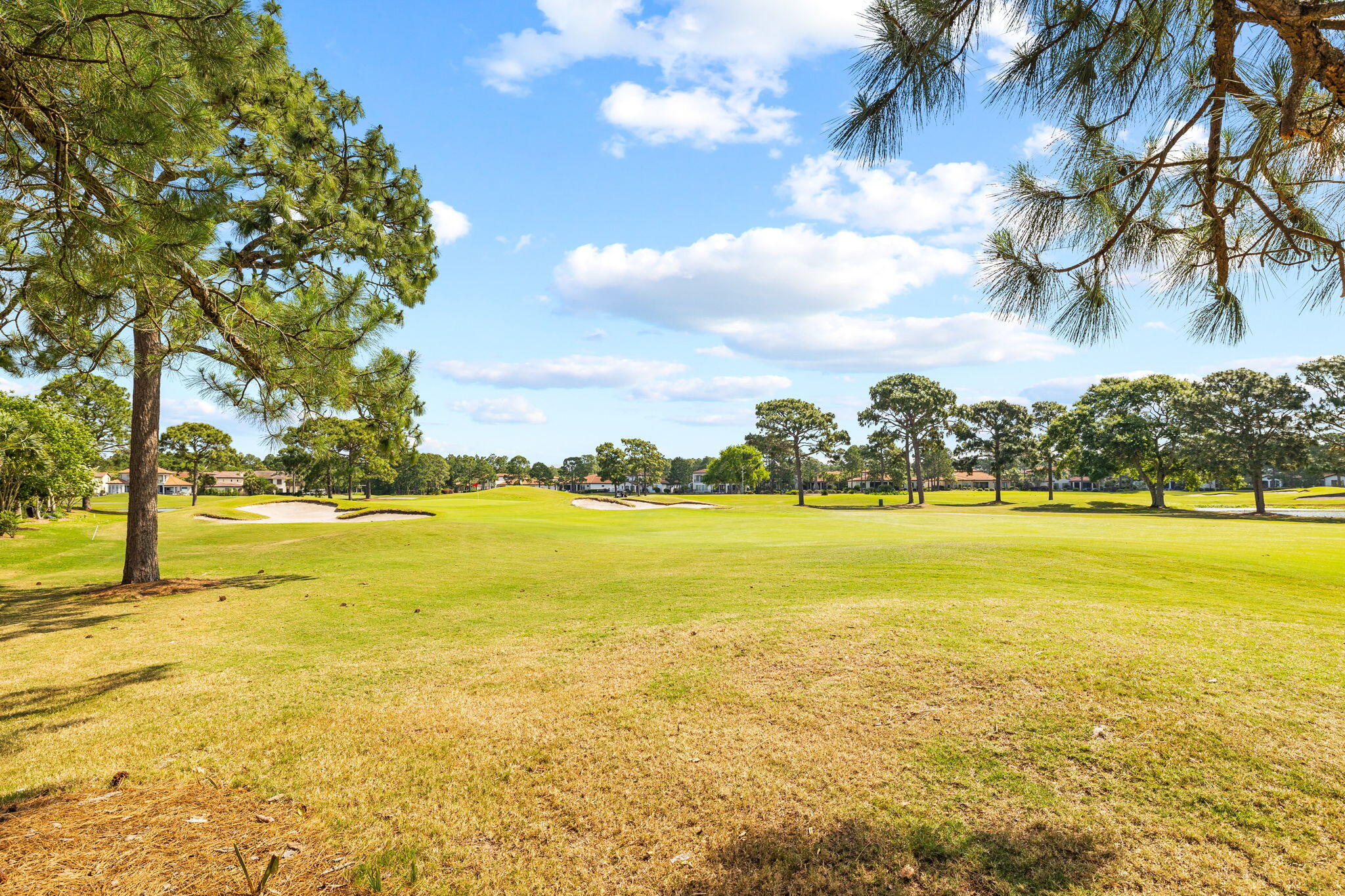 VILLA LAGO - Residential