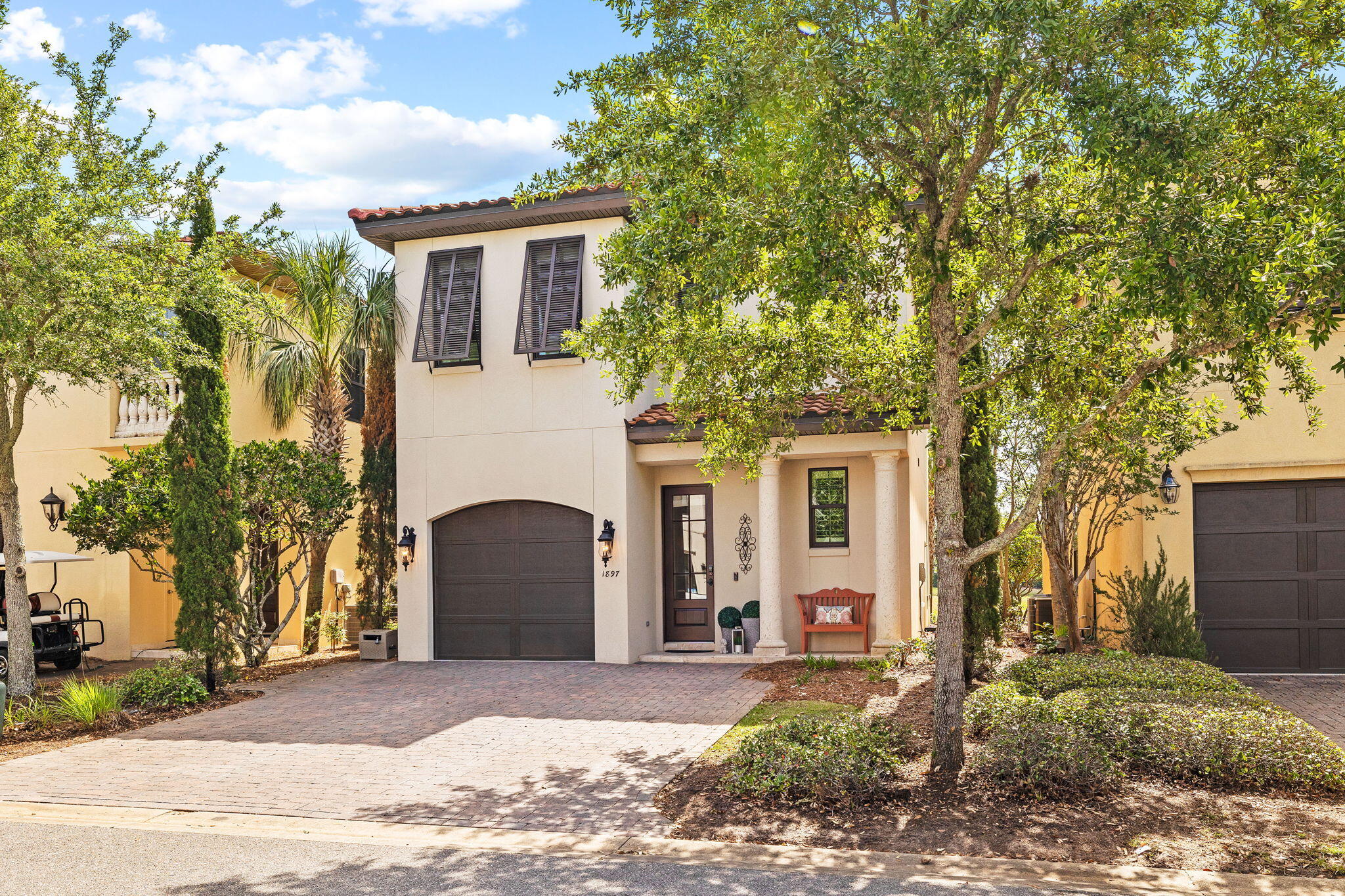 VILLA LAGO - Residential