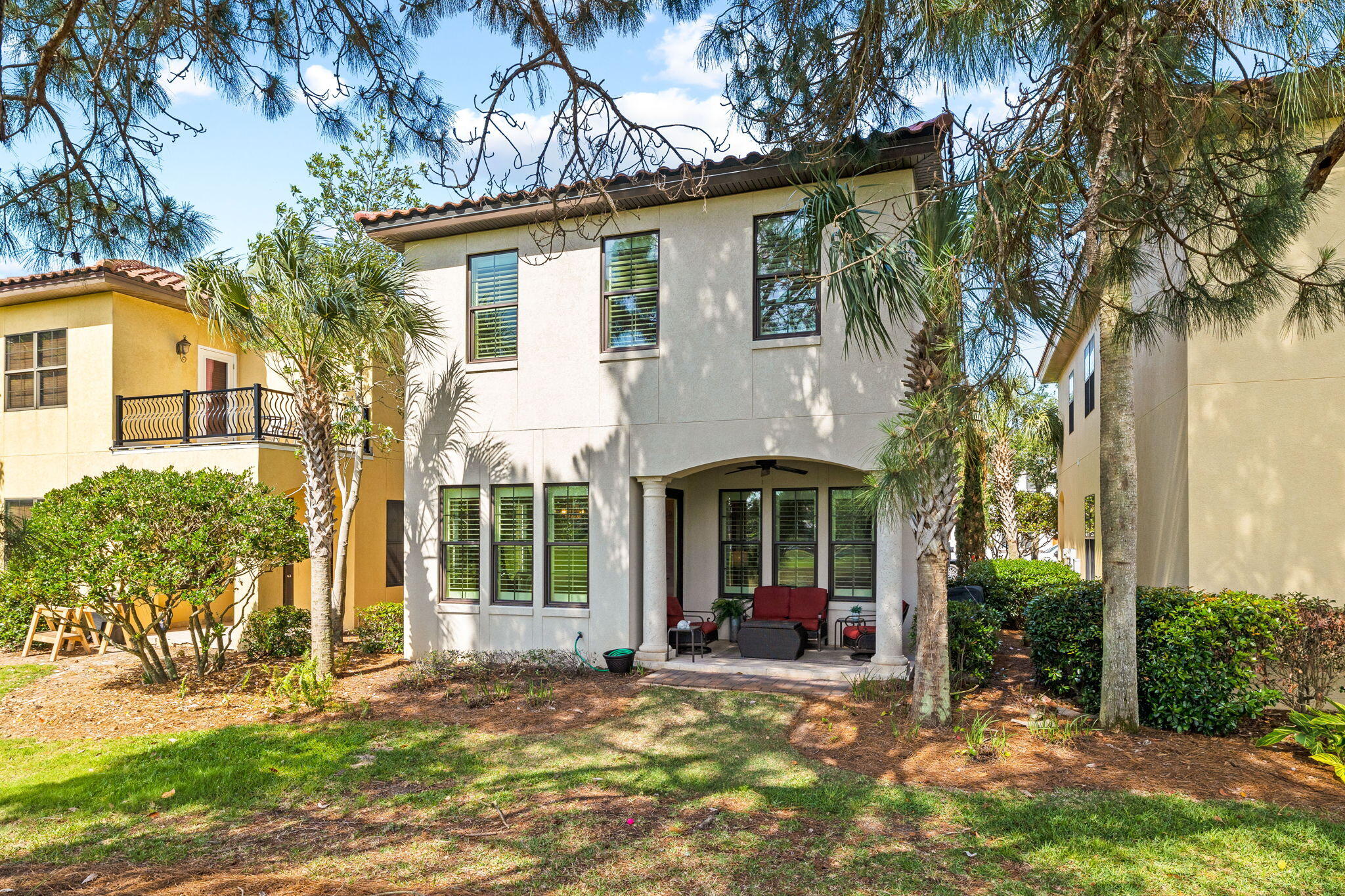 VILLA LAGO - Residential