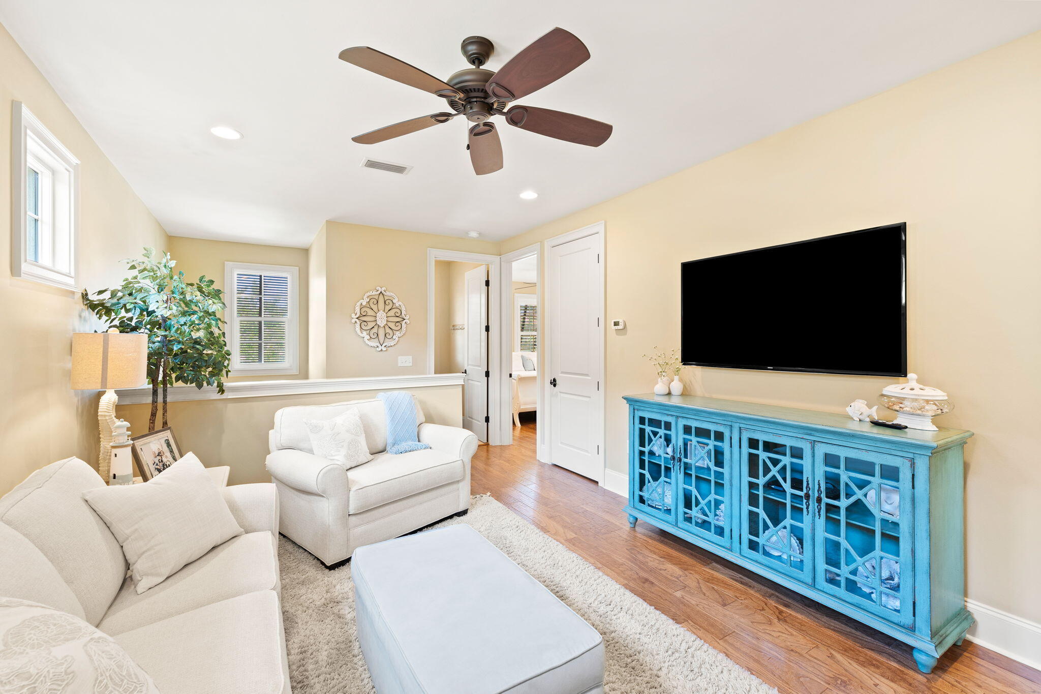 VILLA LAGO - Residential