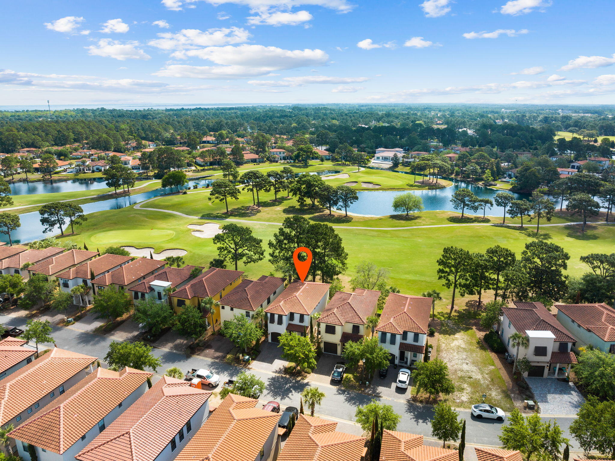 VILLA LAGO - Residential