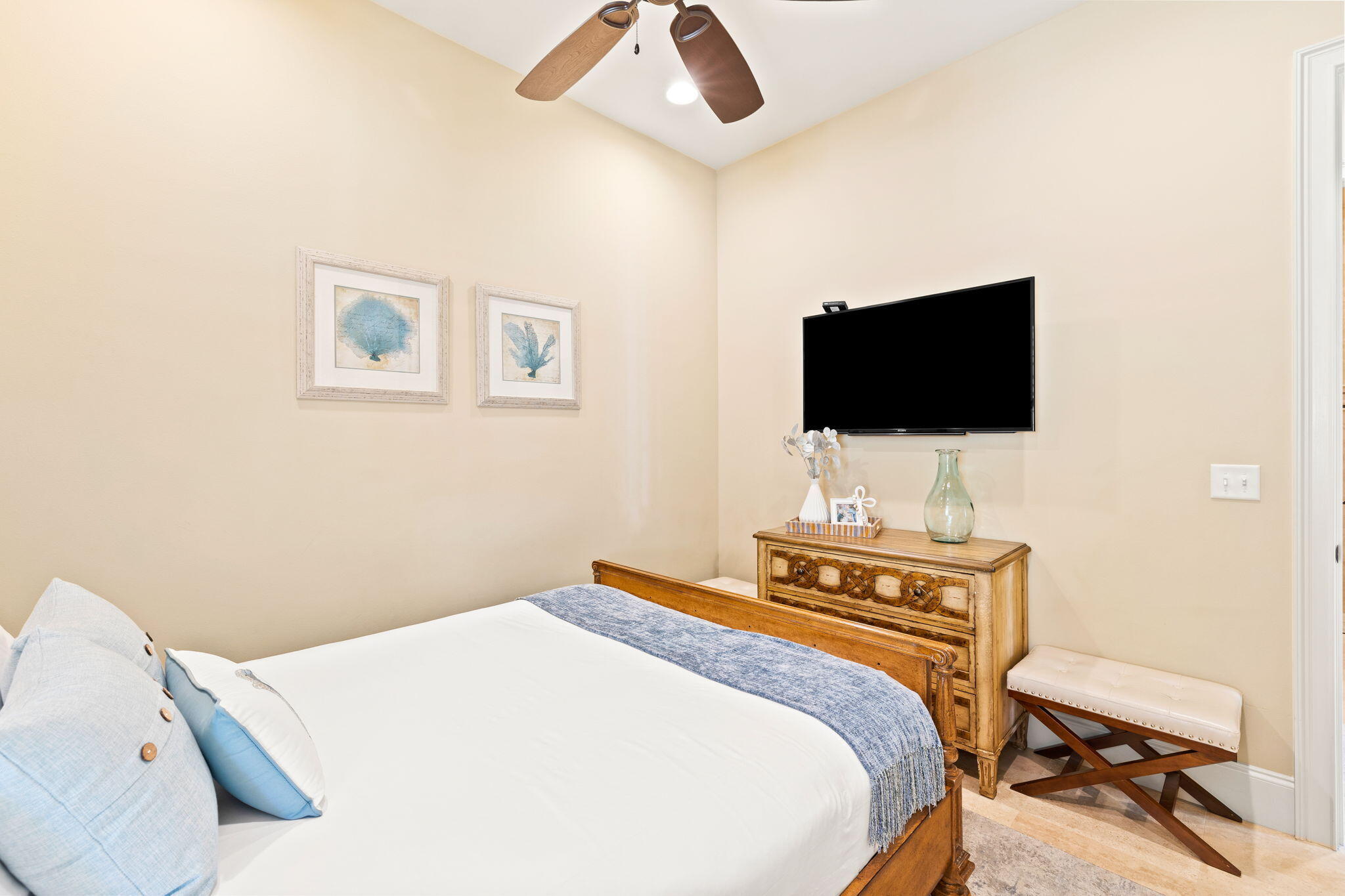 VILLA LAGO - Residential