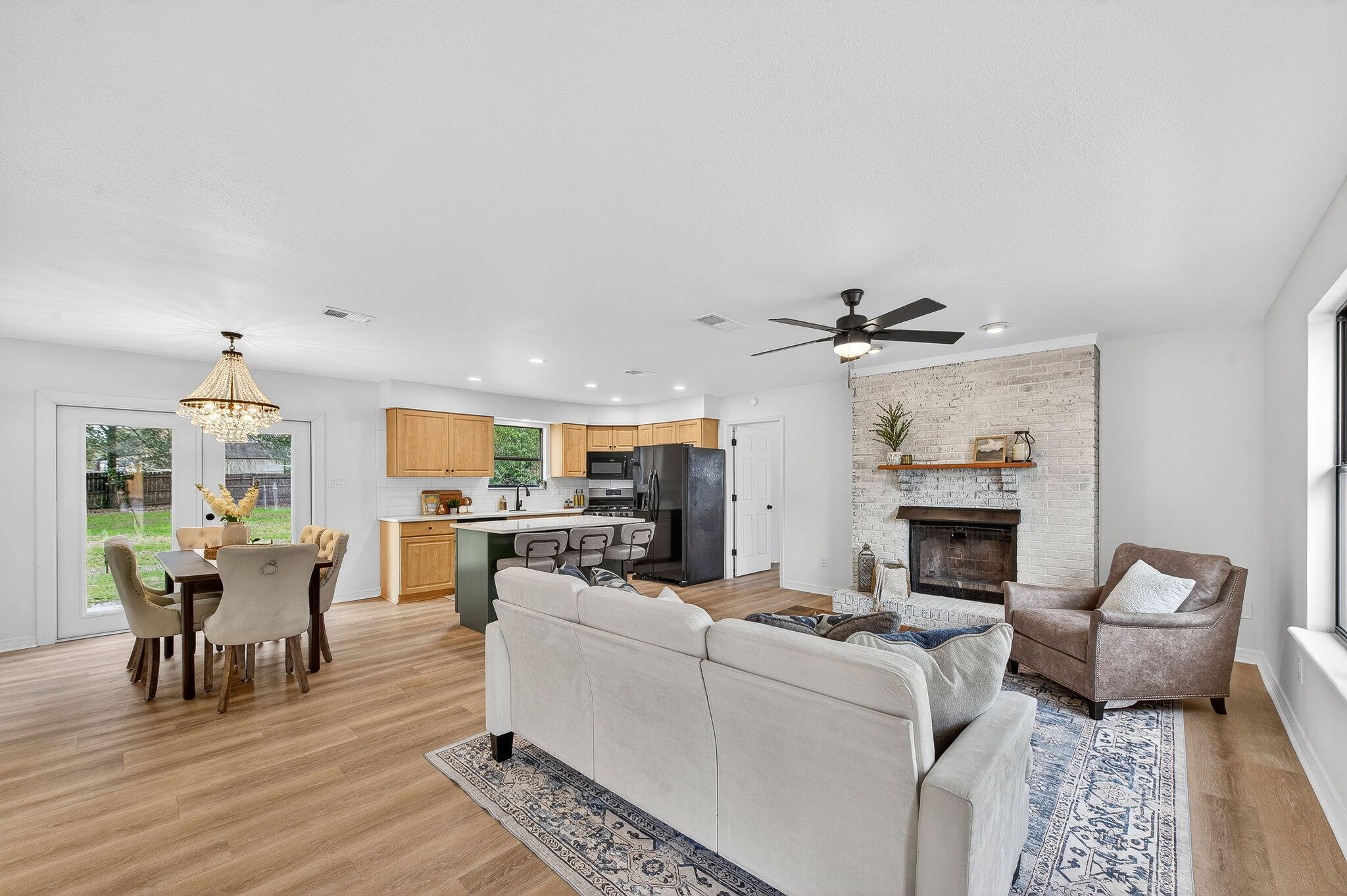 BELLVIEW PINES - Residential