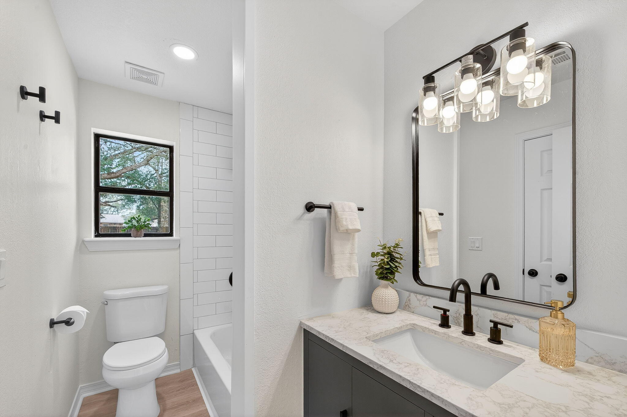 BELLVIEW PINES - Residential