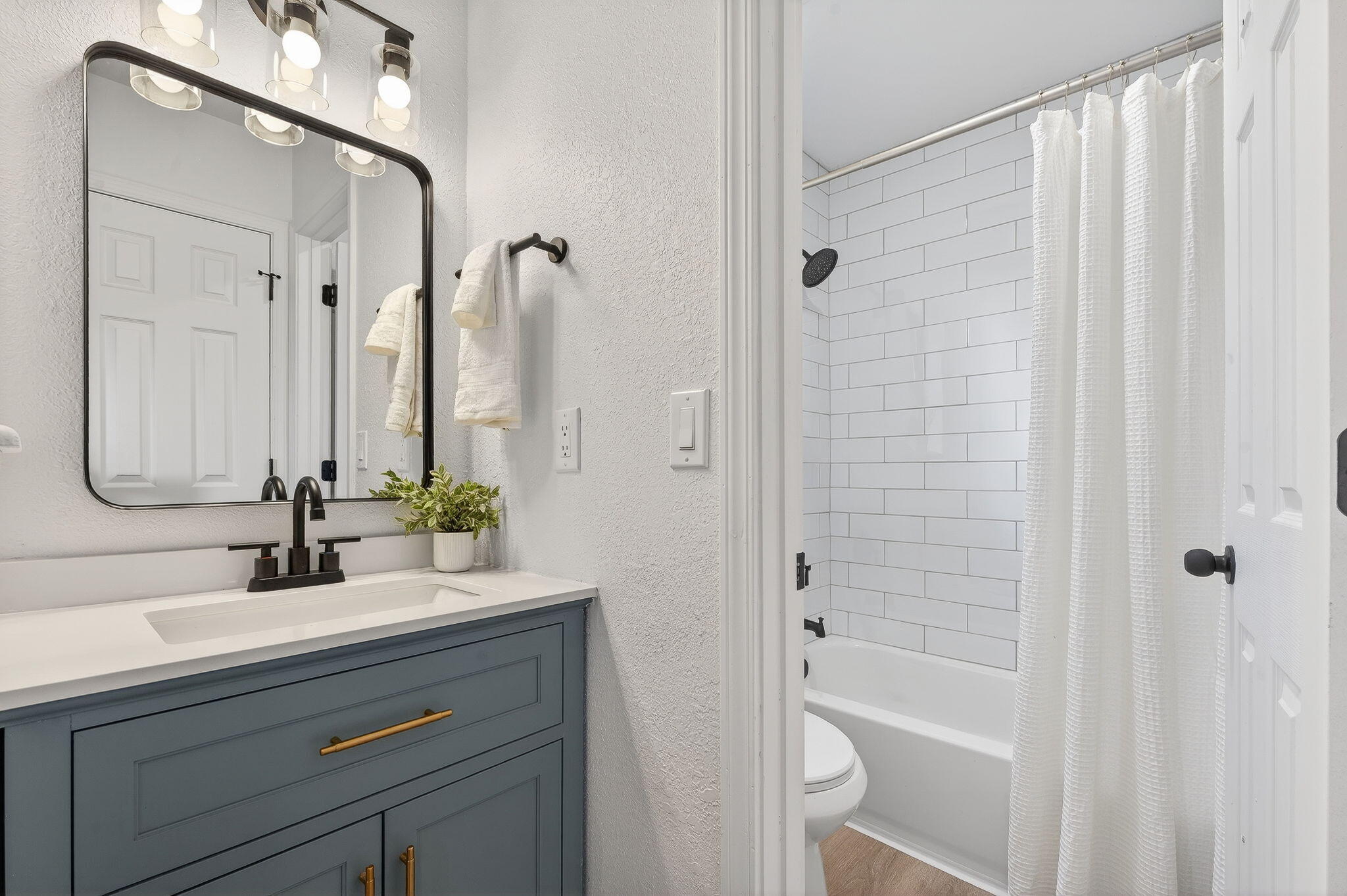 BELLVIEW PINES - Residential