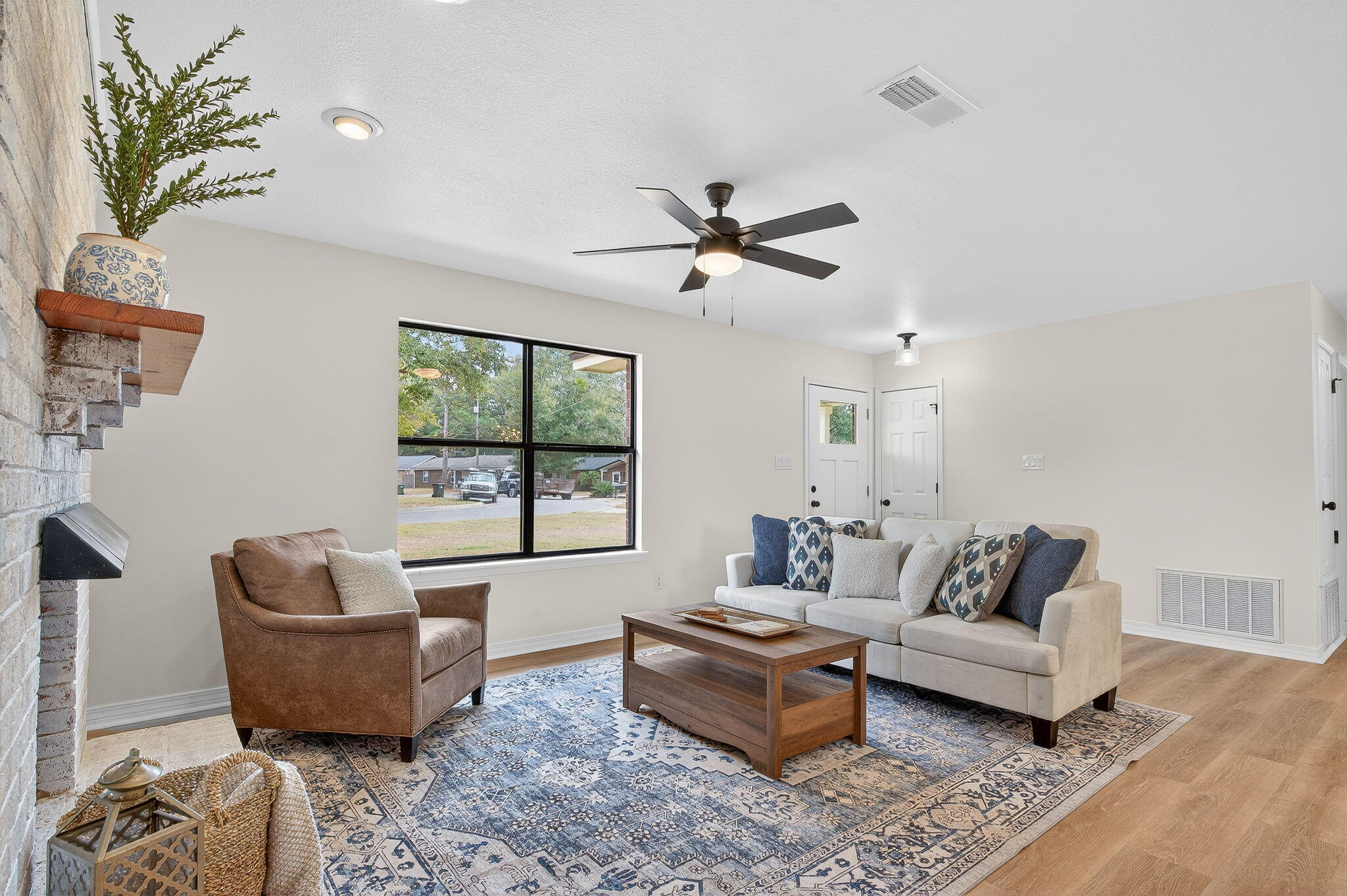 BELLVIEW PINES - Residential