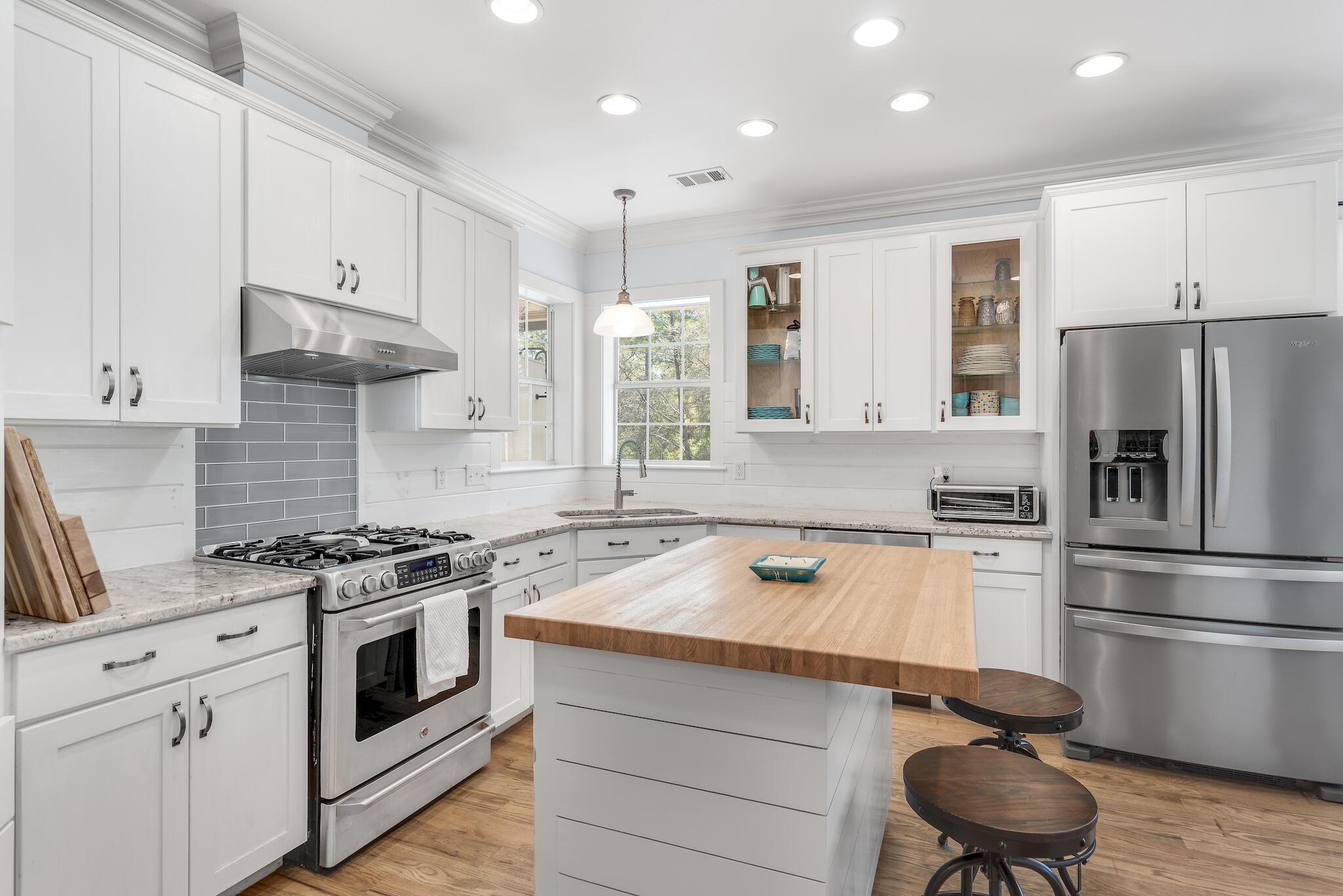 WOODLAND BAYOU ESTATES - Residential