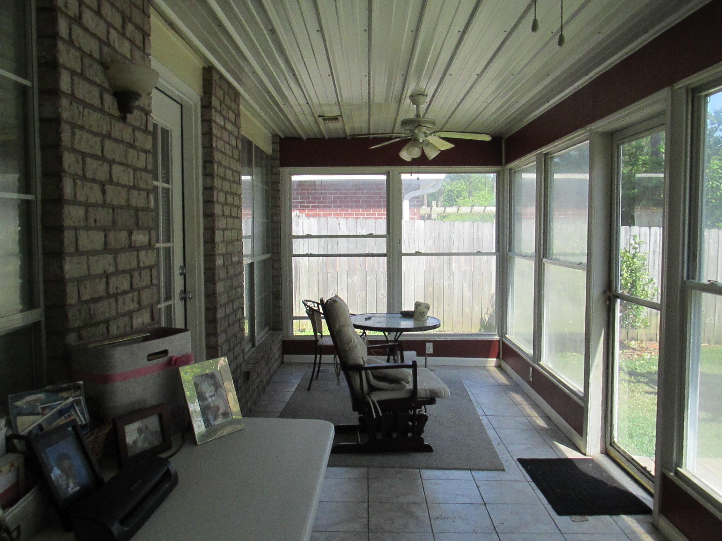 MALIBU GARDENS - Residential Lease