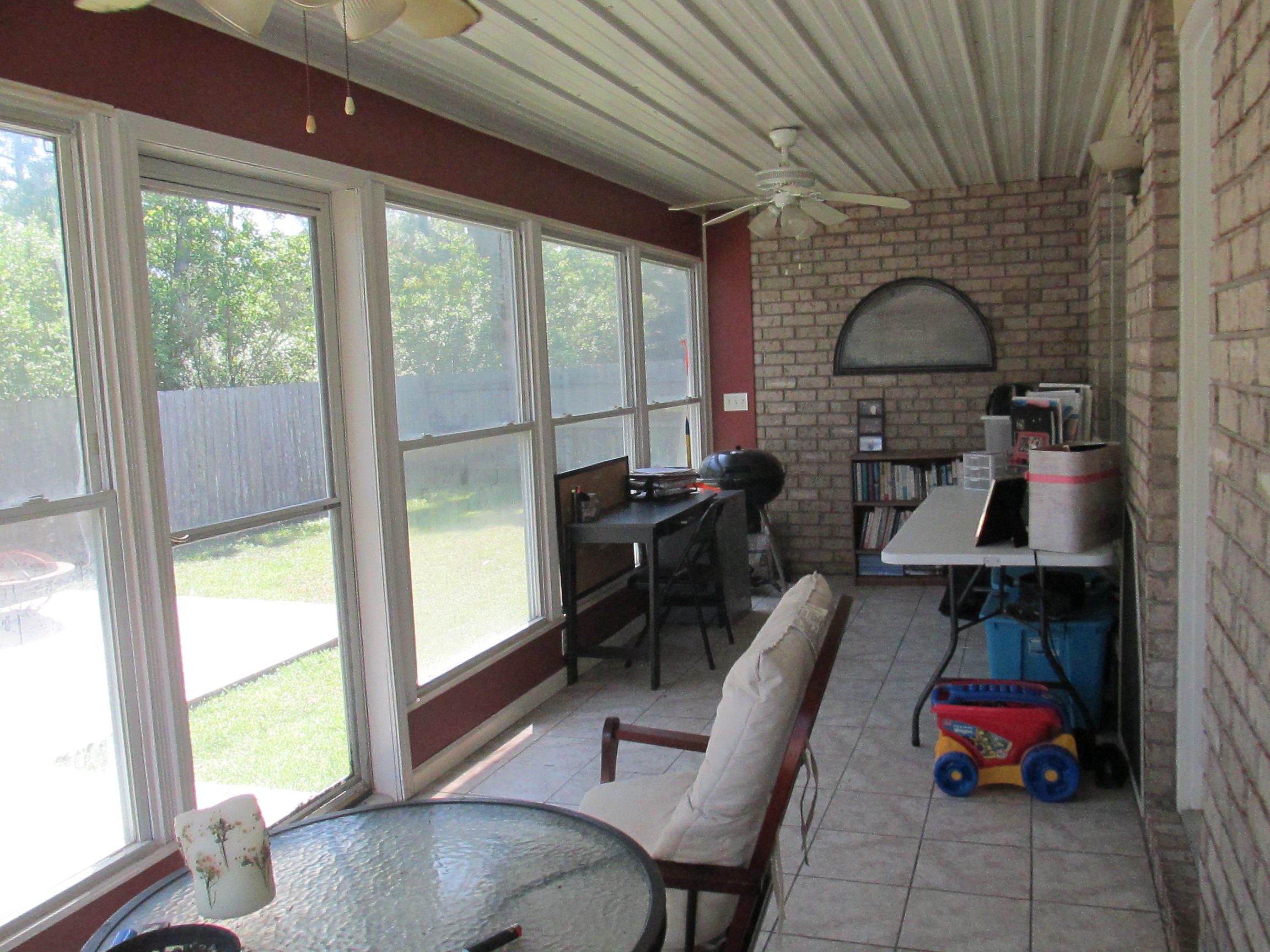 MALIBU GARDENS - Residential Lease