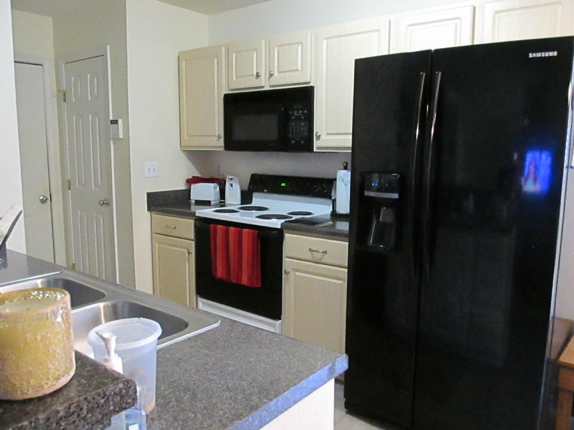 MALIBU GARDENS - Residential Lease