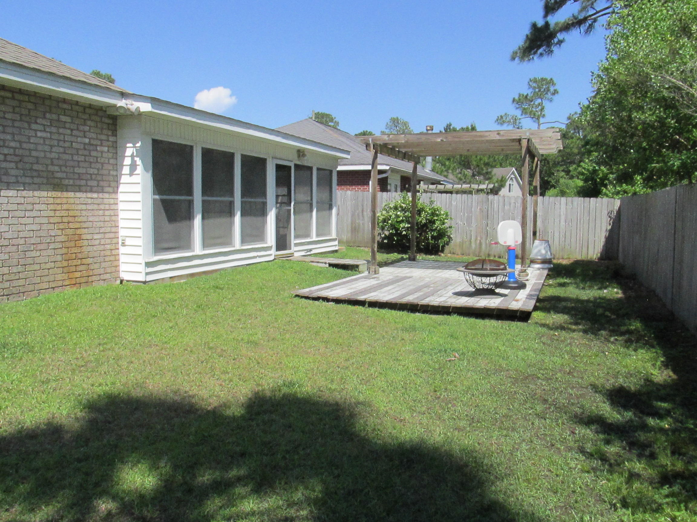 MALIBU GARDENS - Residential Lease