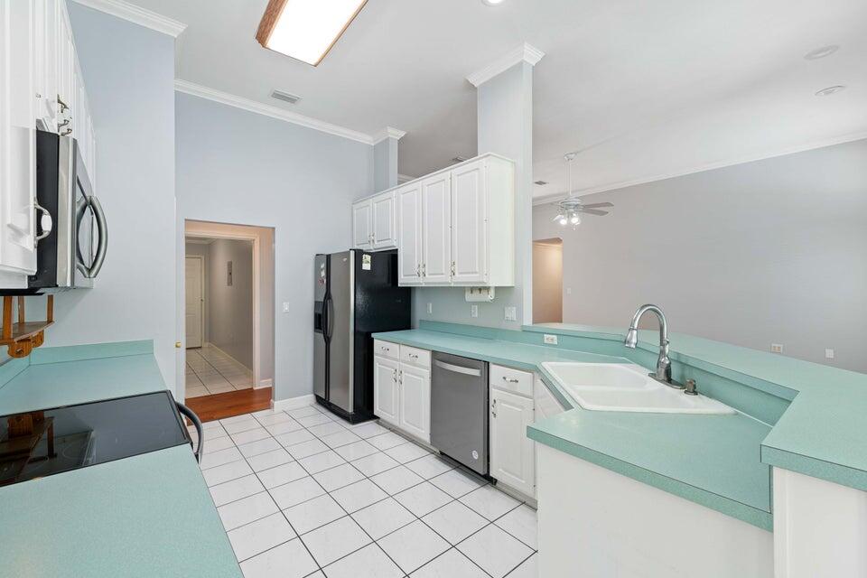 ROCKY BAYOU ESTATES 12B - Residential Lease