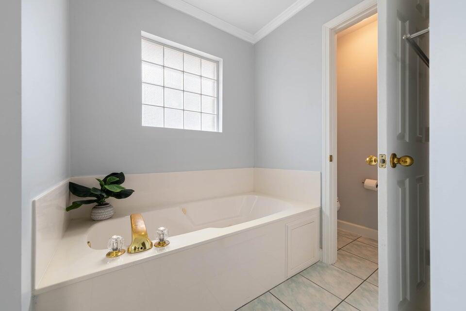 ROCKY BAYOU ESTATES 12B - Residential Lease