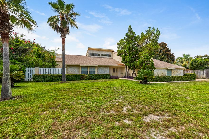 Country club lifestyle! In the heart of Destin! 5 Minute drive to the beaches, Harborwalk Village, Crab Island,and all the great dining experiences on the Harbor. Beautiful 3 bedroom, 2.5 bath plus loft bonus room in desirable Indian Bayou Country Club. Almost half acre lot with in-ground pool and cabana area. Great for entertaining! Great neighborhood with extremely low HOA fees. This home has lots of character, just waiting for you to make it yours! Buyer to verify all information deemed important to buyer.