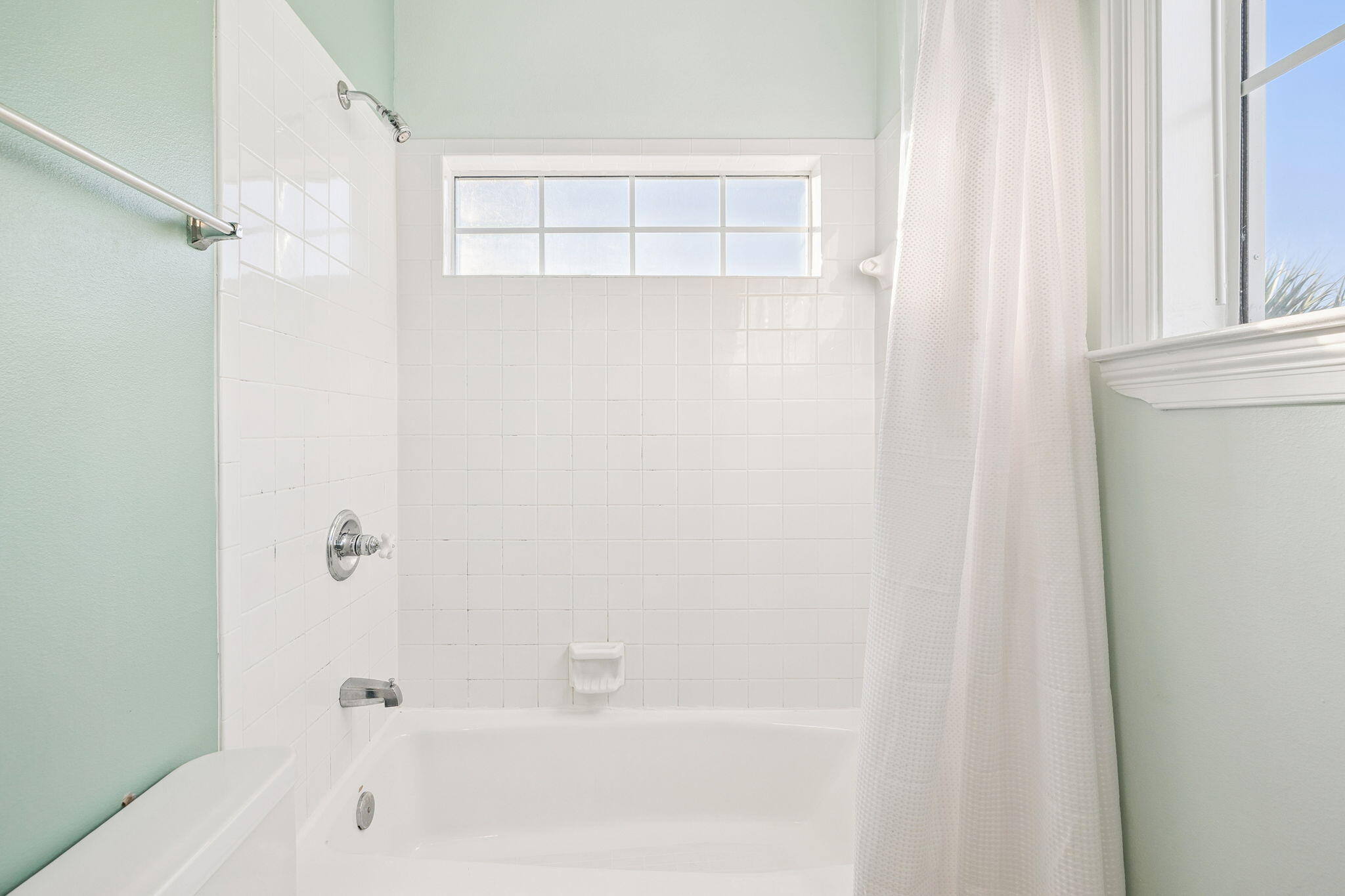 CRYSTAL SHORES - Residential