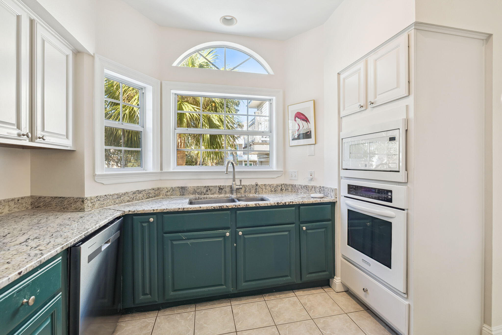 CRYSTAL SHORES - Residential