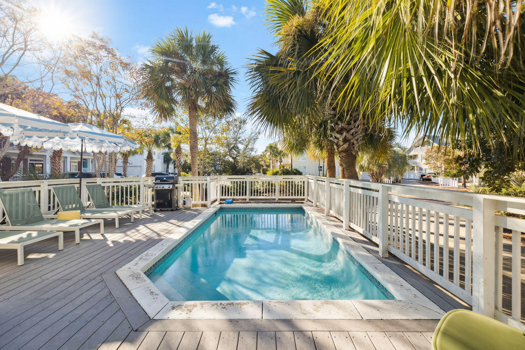 CRYSTAL SHORES - Residential