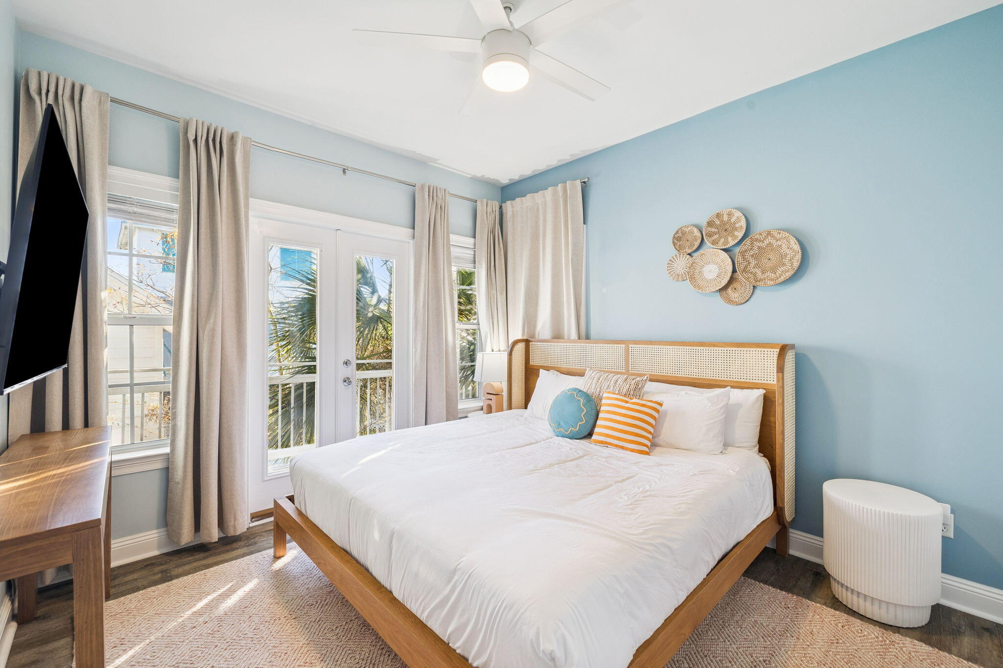 CRYSTAL SHORES - Residential