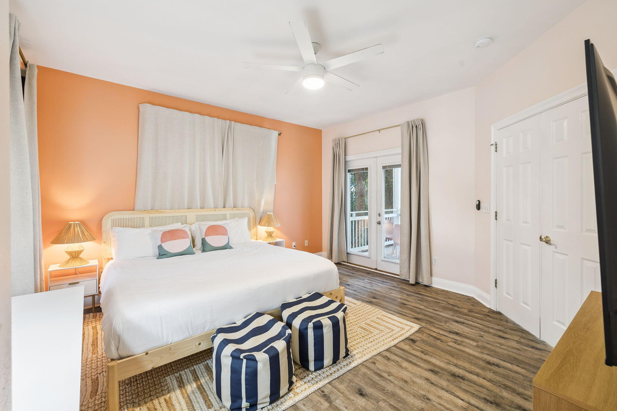 CRYSTAL SHORES - Residential