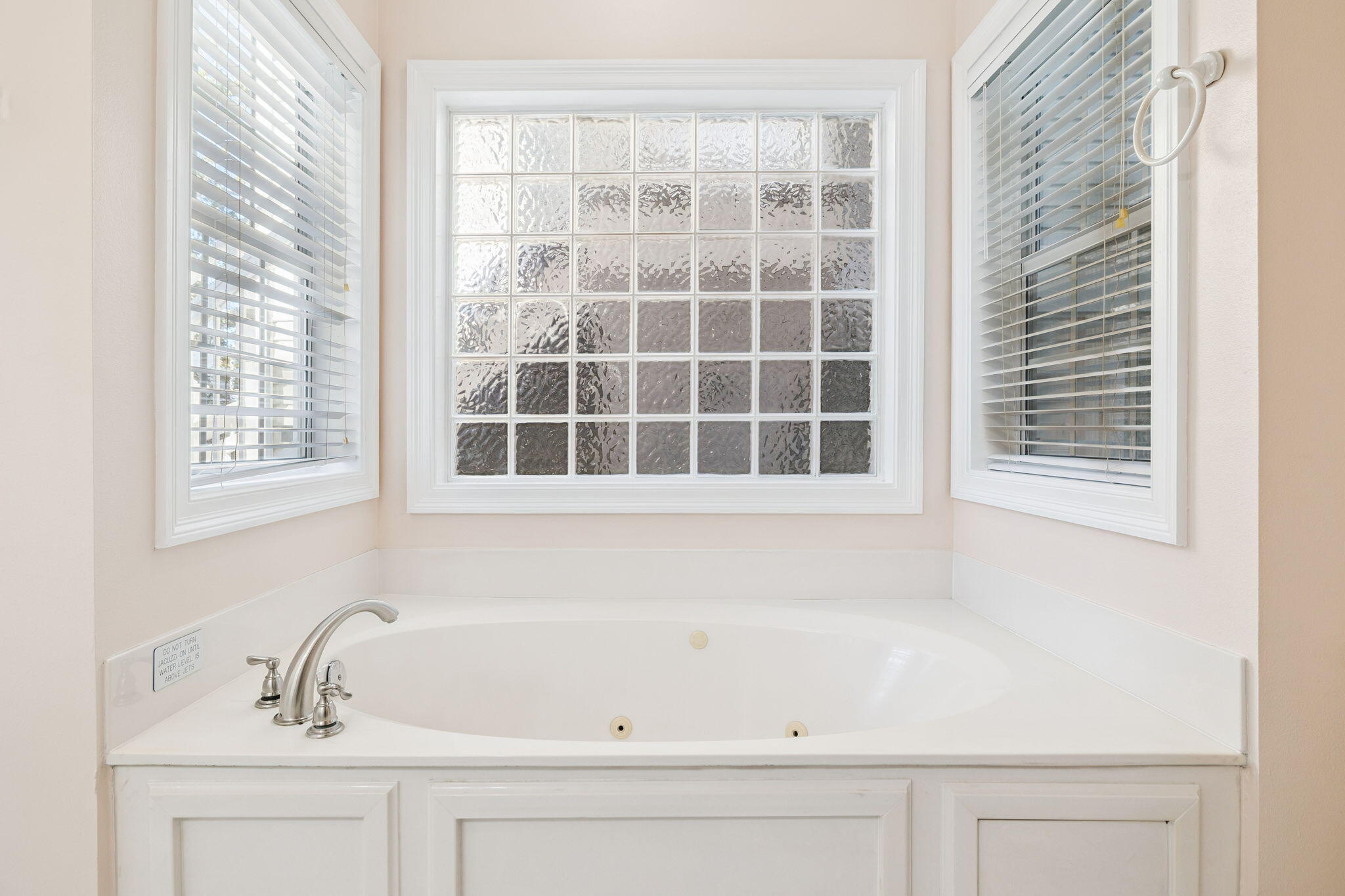 CRYSTAL SHORES - Residential