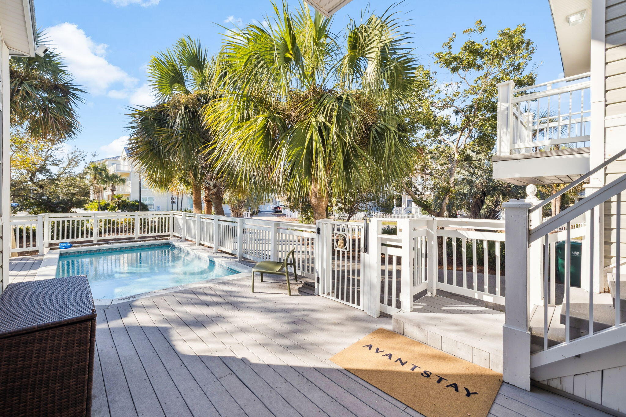 CRYSTAL SHORES - Residential