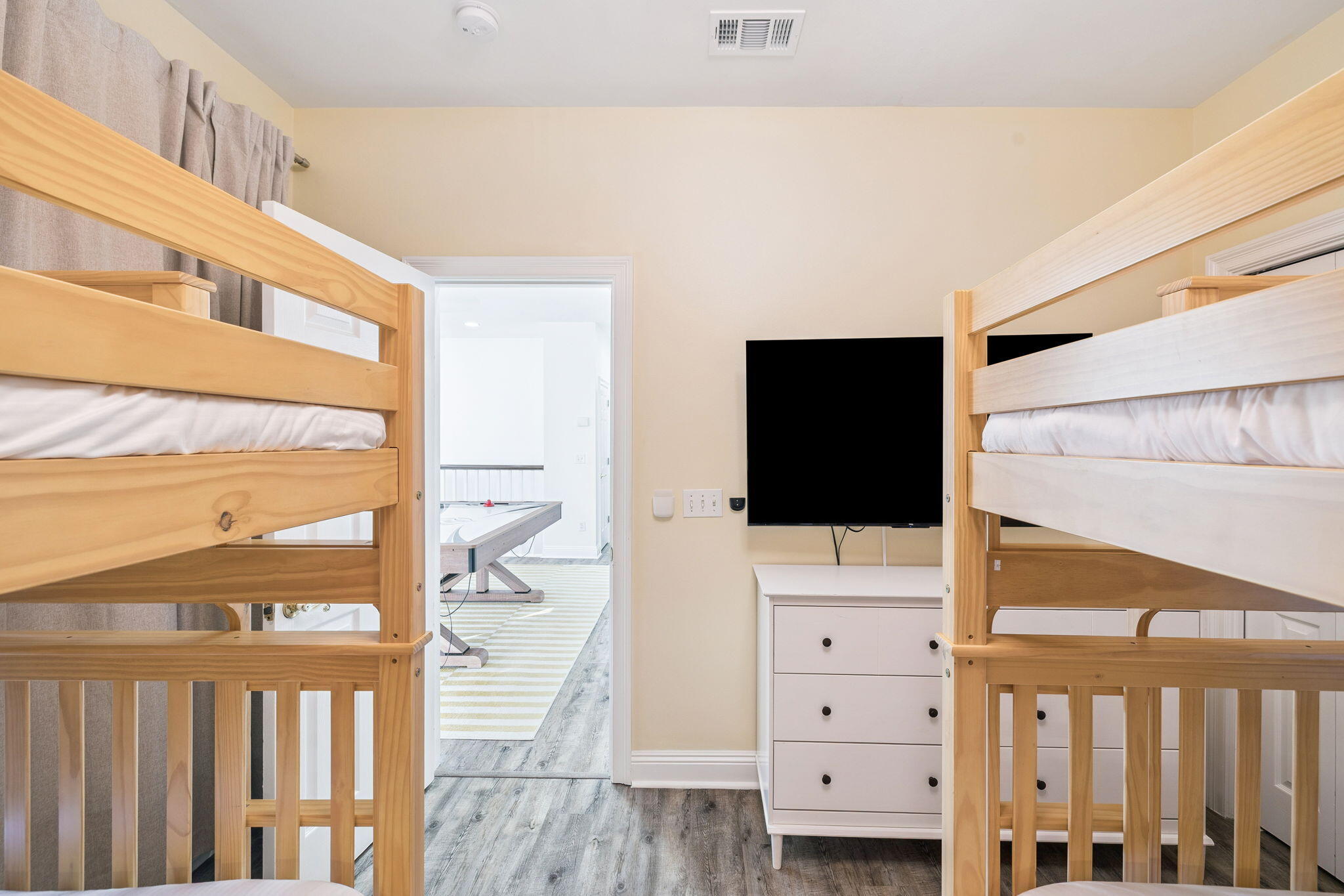 CRYSTAL SHORES - Residential