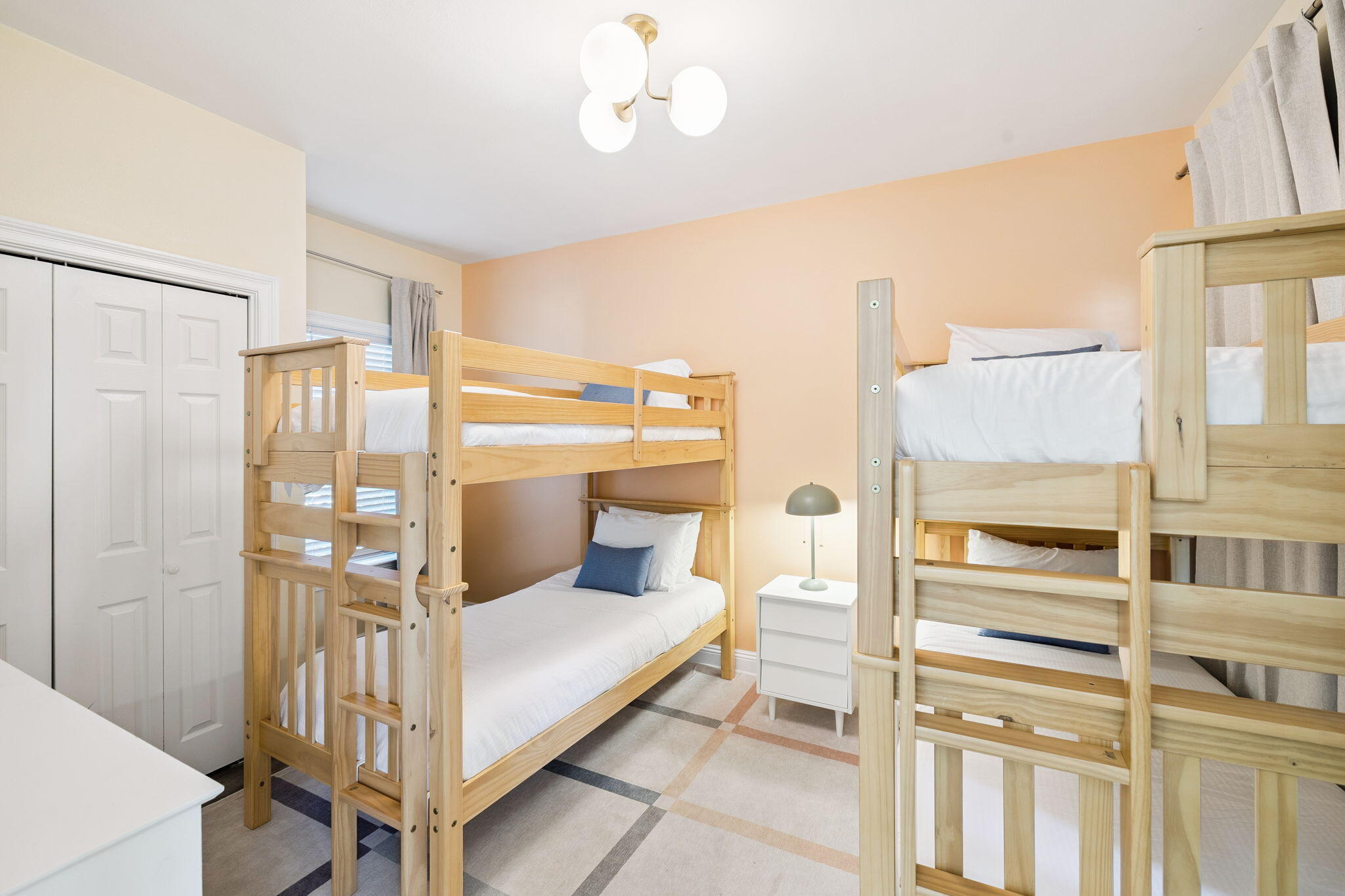 CRYSTAL SHORES - Residential