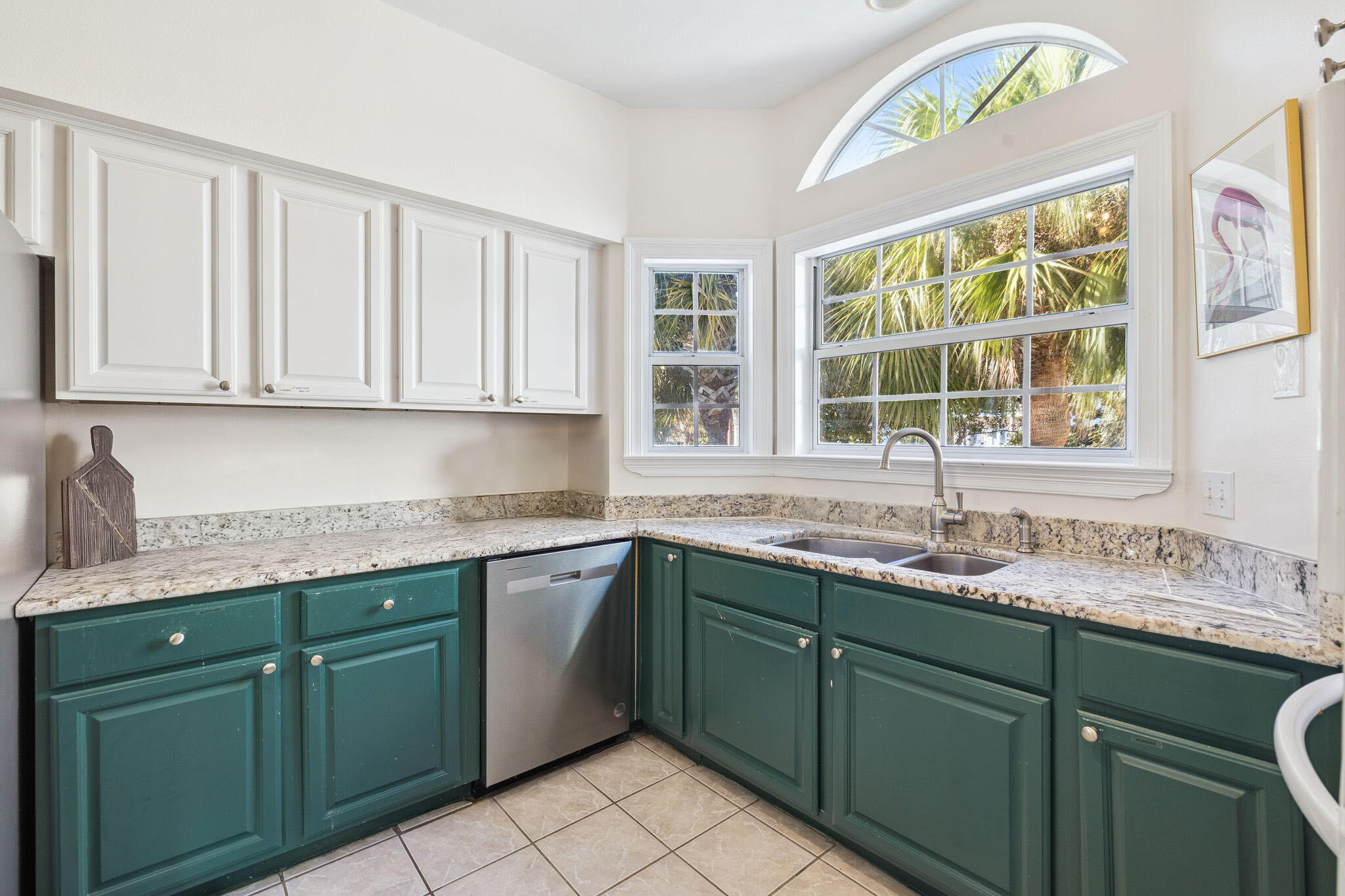 CRYSTAL SHORES - Residential