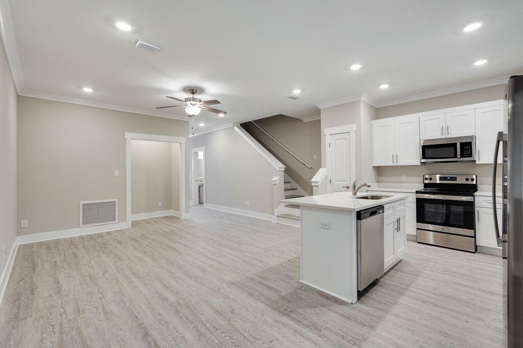 VERANDAS OF FREEPORT, THE - Residential Lease
