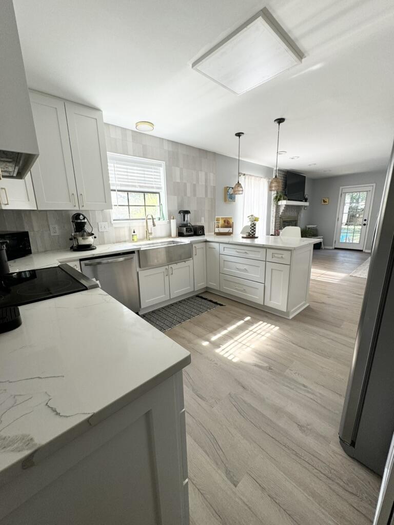 RAINTREE ESTATES - Residential Lease