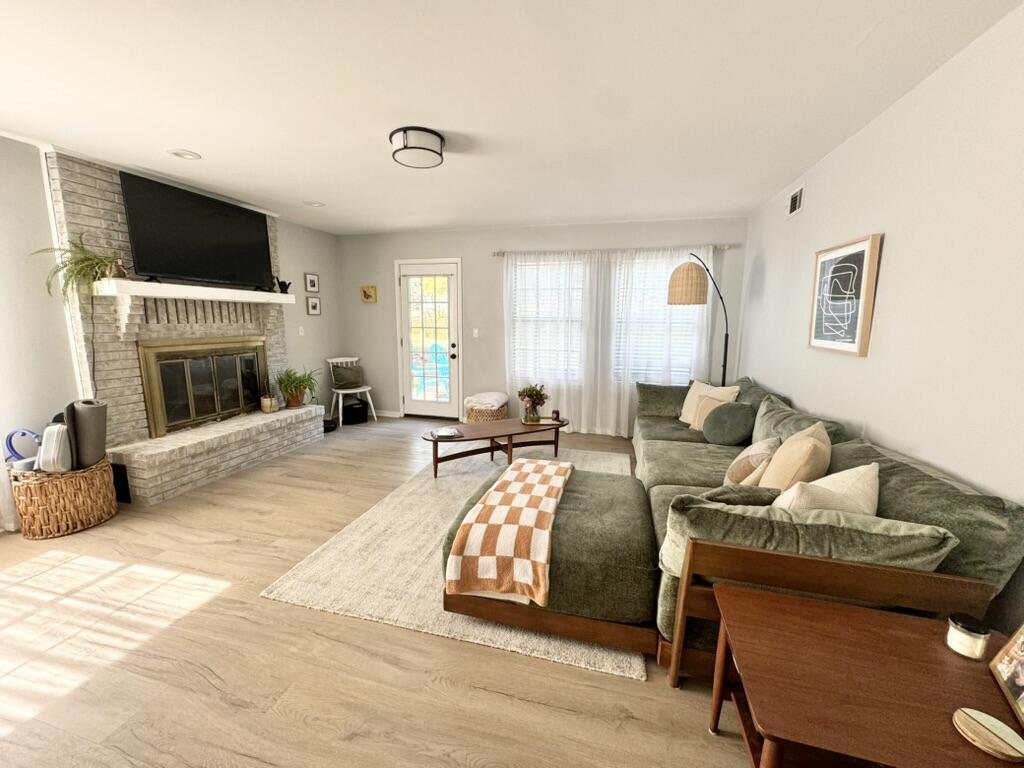 RAINTREE ESTATES - Residential Lease