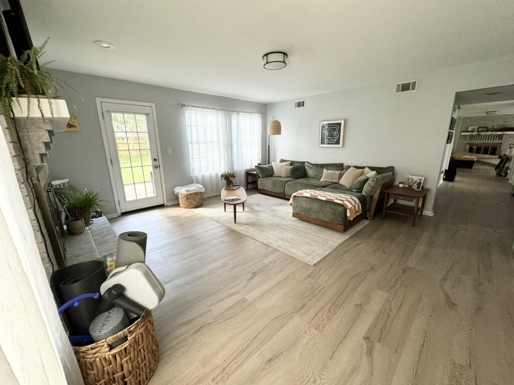 RAINTREE ESTATES - Residential Lease